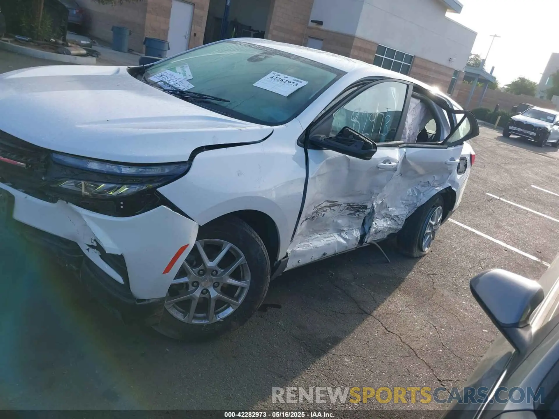 6 Photograph of a damaged car 3GNAXFEGXPL143826 CHEVROLET EQUINOX 2023