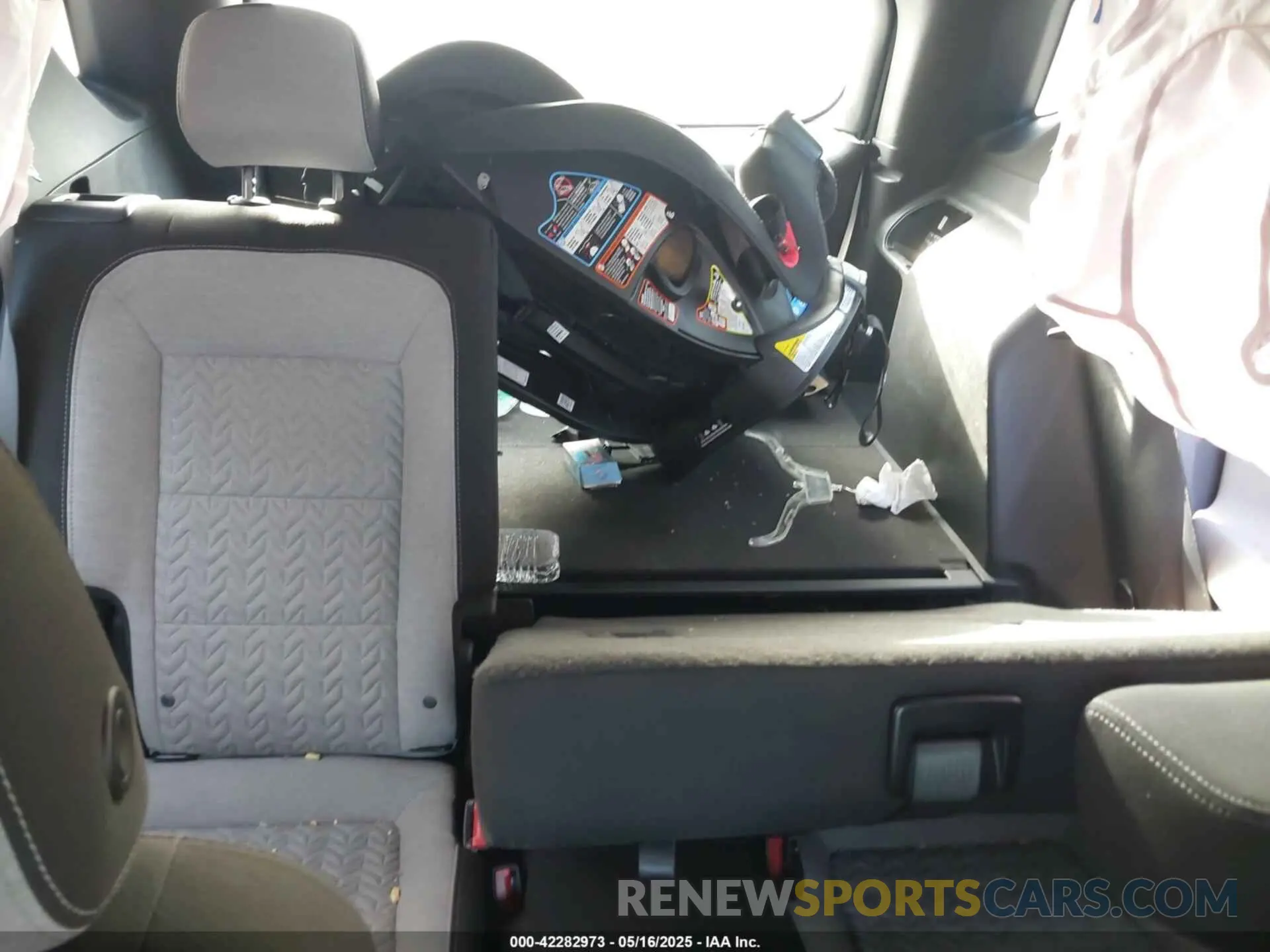 8 Photograph of a damaged car 3GNAXFEGXPL143826 CHEVROLET EQUINOX 2023