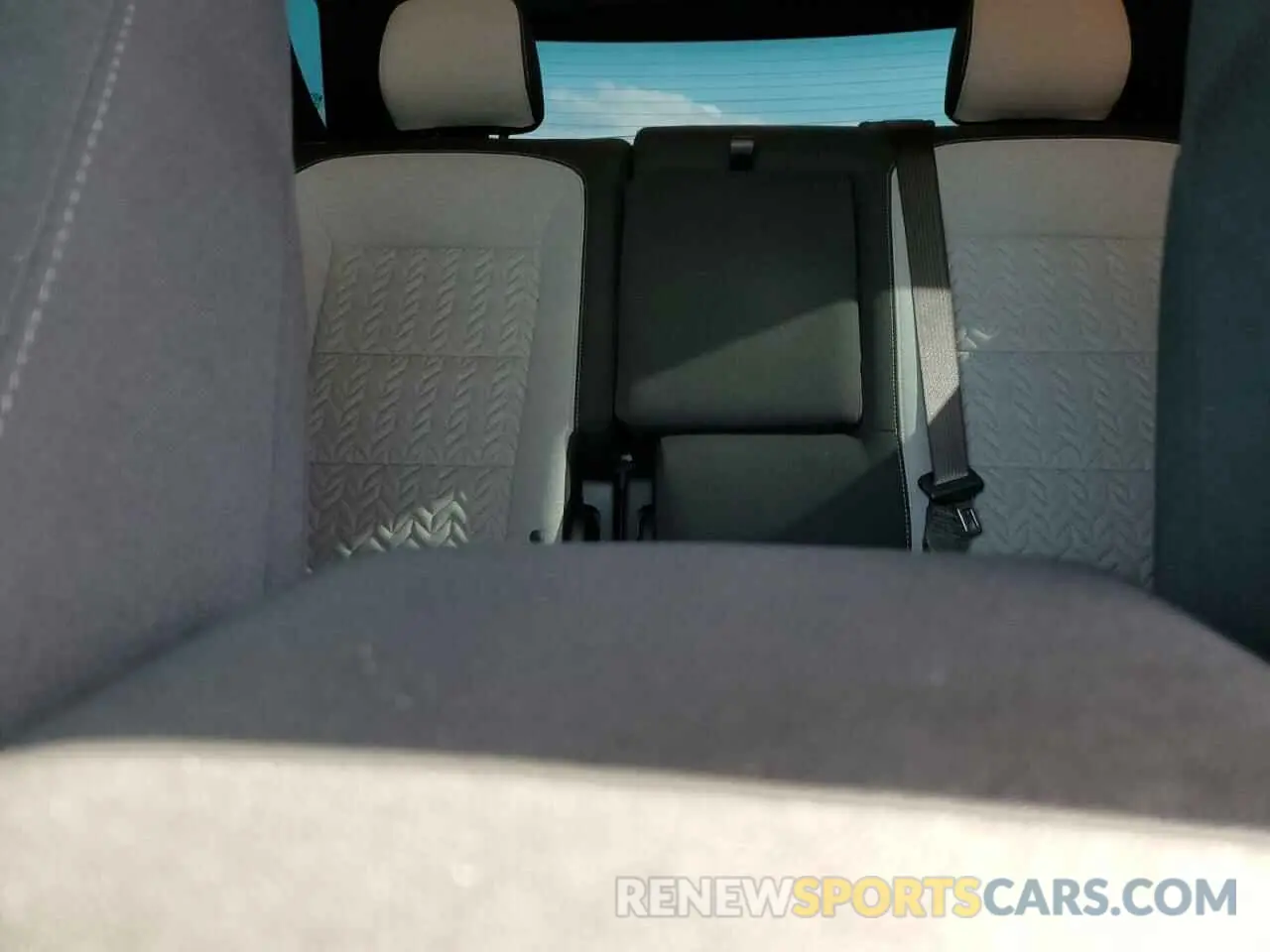 10 Photograph of a damaged car 3GNAXHEG5PL204060 CHEVROLET EQUINOX 2023