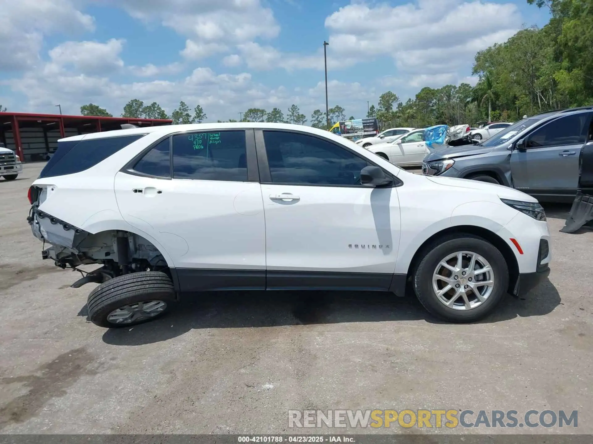 14 Photograph of a damaged car 3GNAXHEG7PL117017 CHEVROLET EQUINOX 2023