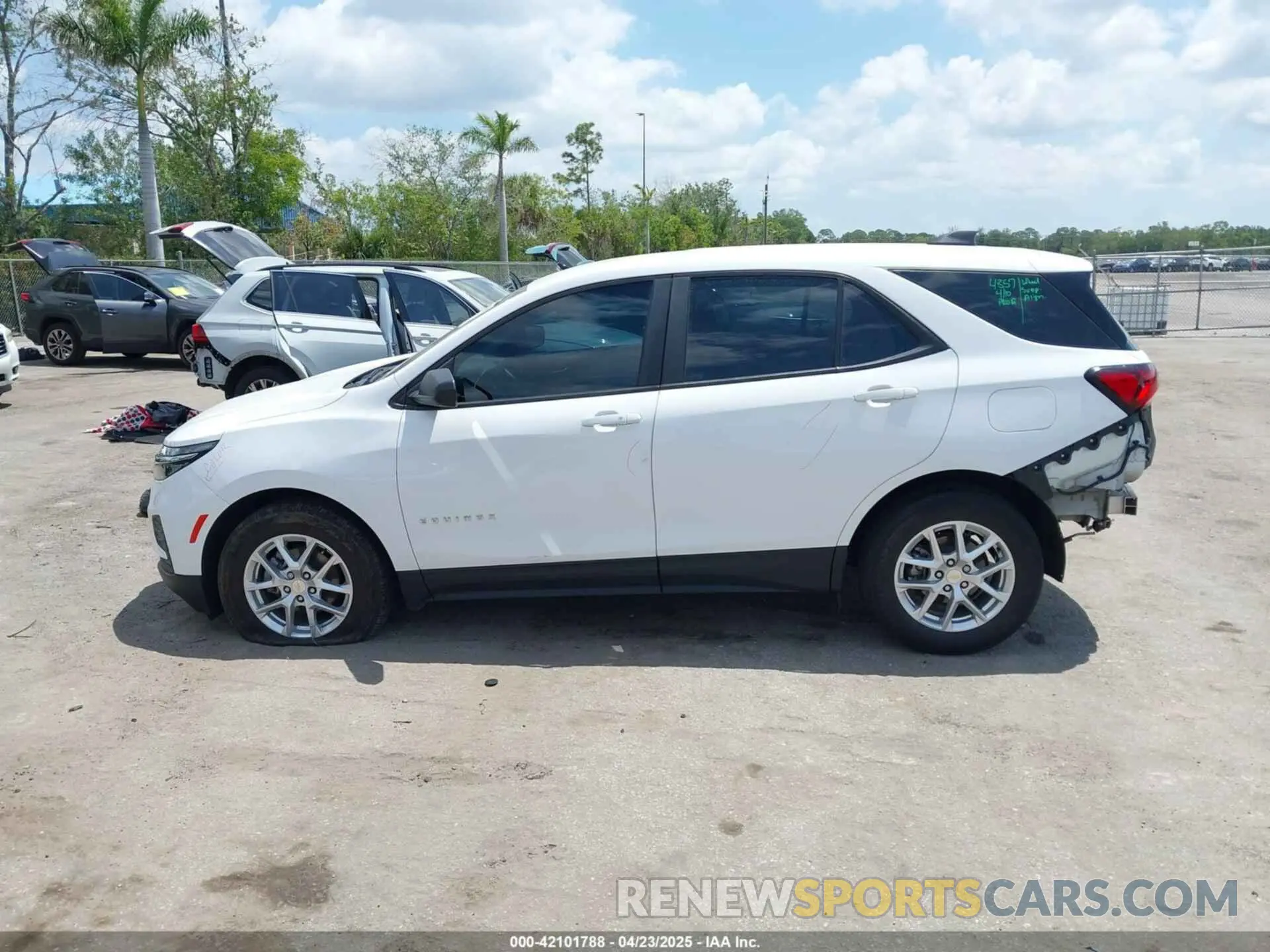 15 Photograph of a damaged car 3GNAXHEG7PL117017 CHEVROLET EQUINOX 2023