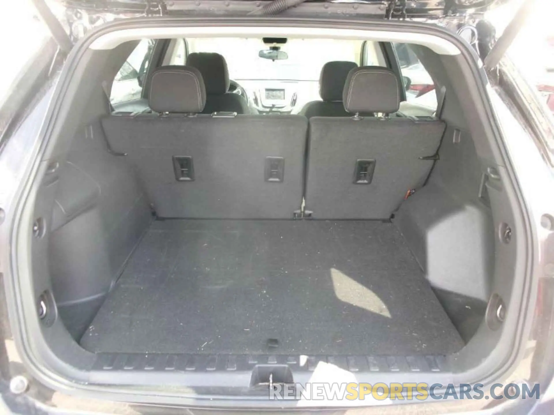 6 Photograph of a damaged car 3GNAXJEG0PL117383 CHEVROLET EQUINOX 2023