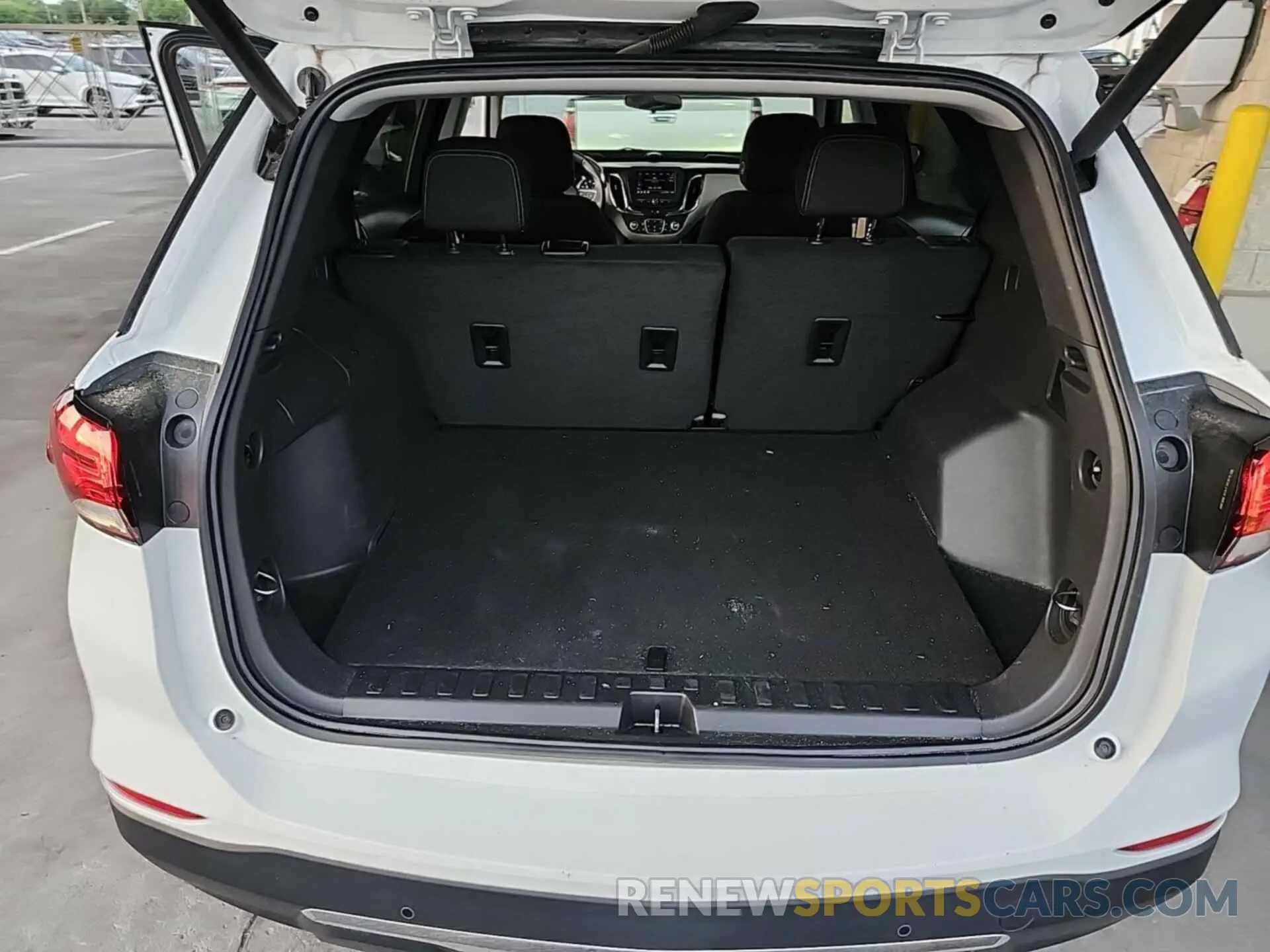 8 Photograph of a damaged car 3GNAXJEG0PL117416 CHEVROLET EQUINOX 2023