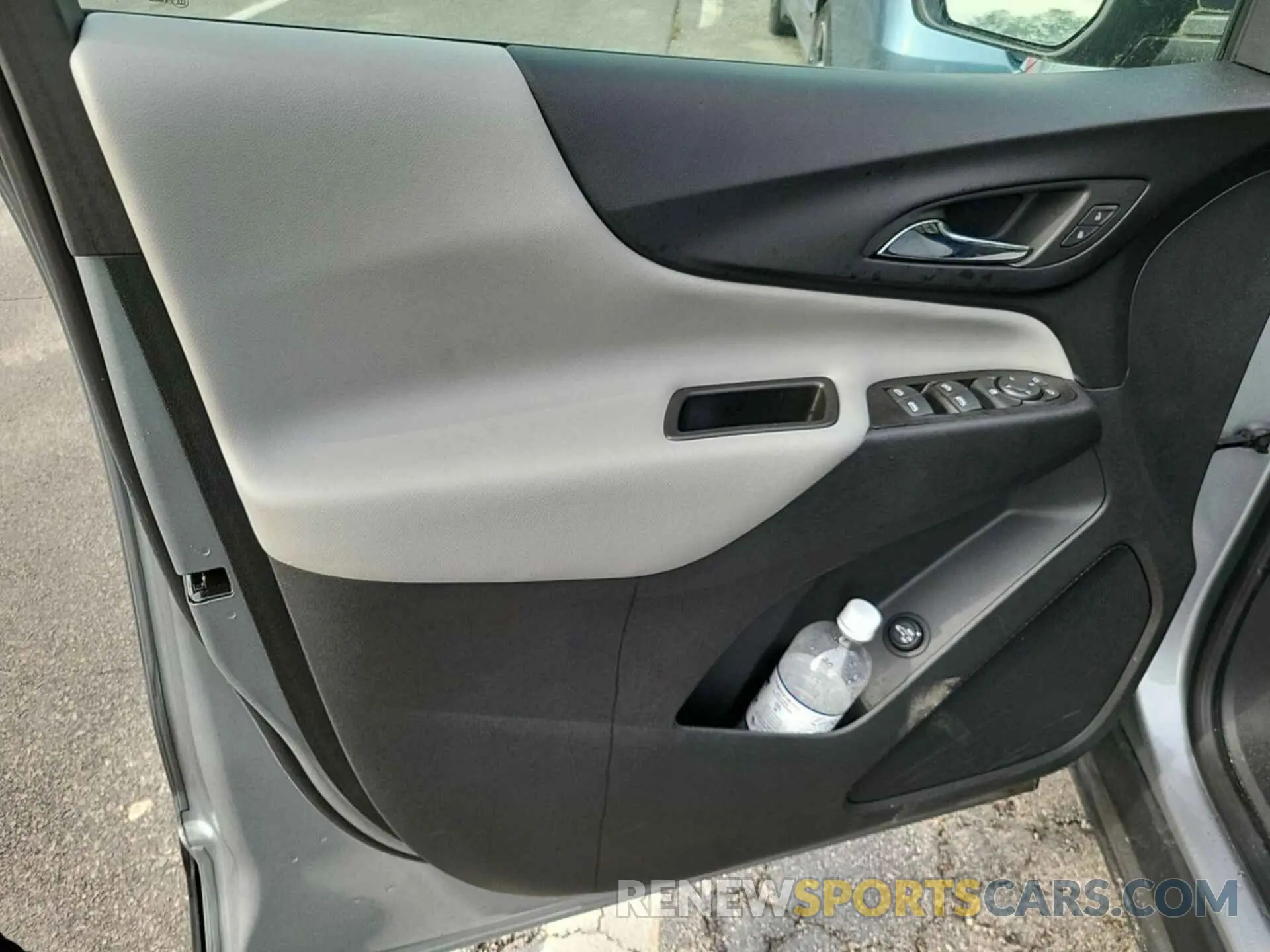8 Photograph of a damaged car 3GNAXJEG0PL124639 CHEVROLET EQUINOX 2023