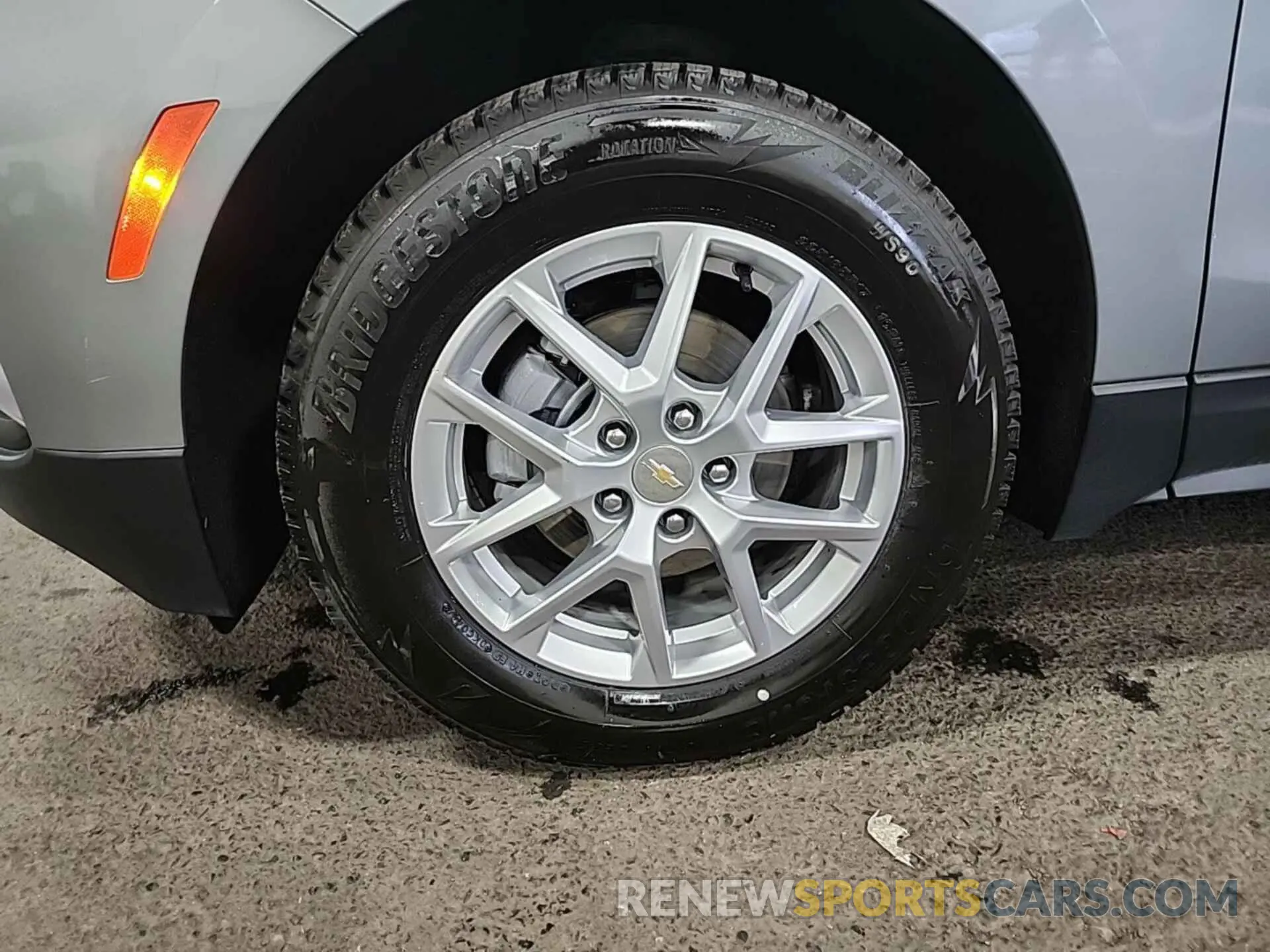 28 Photograph of a damaged car 3GNAXJEG0PL125628 CHEVROLET EQUINOX 2023