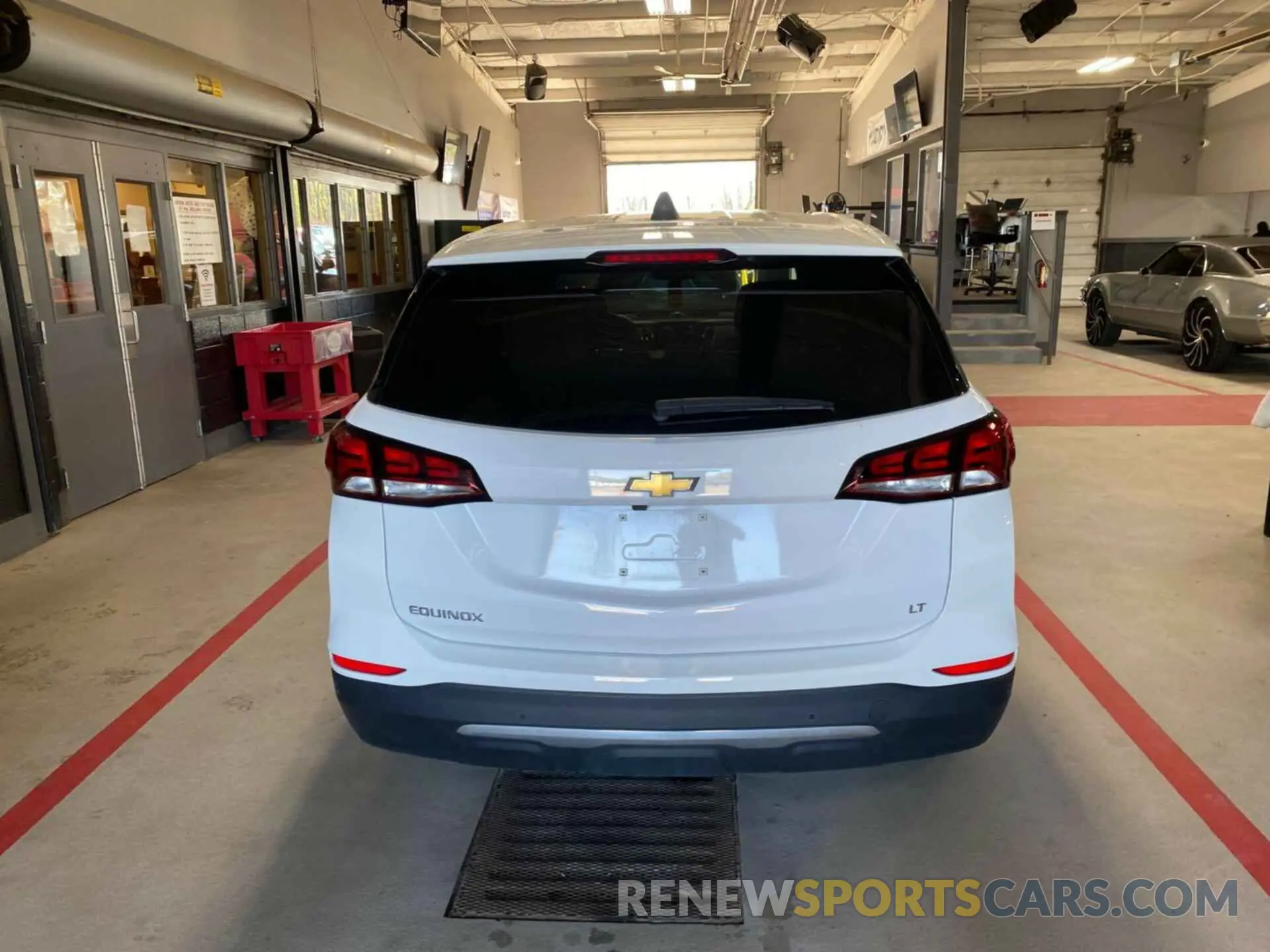 7 Photograph of a damaged car 3GNAXJEG1PL117523 CHEVROLET EQUINOX 2023