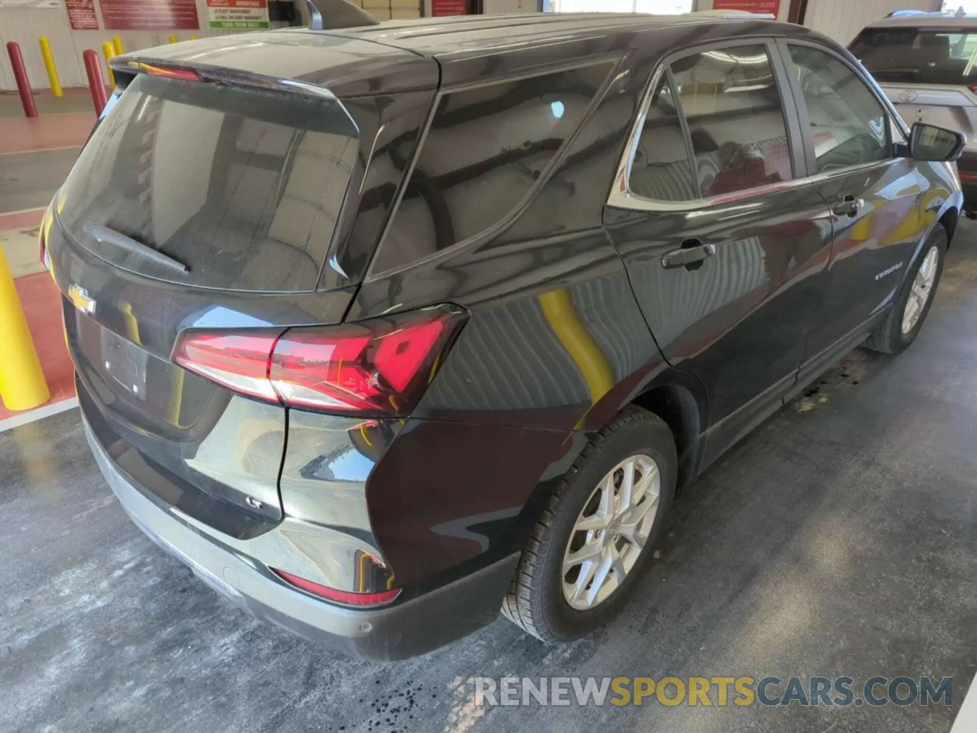 31 Photograph of a damaged car 3GNAXJEG2PL253112 CHEVROLET EQUINOX 2023