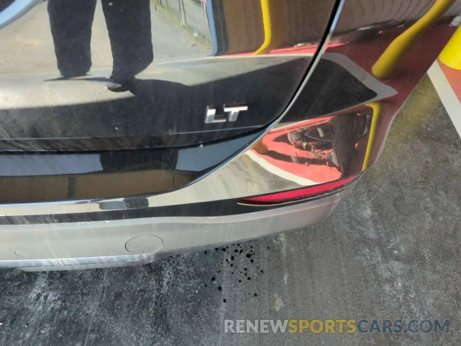 33 Photograph of a damaged car 3GNAXJEG2PL253112 CHEVROLET EQUINOX 2023