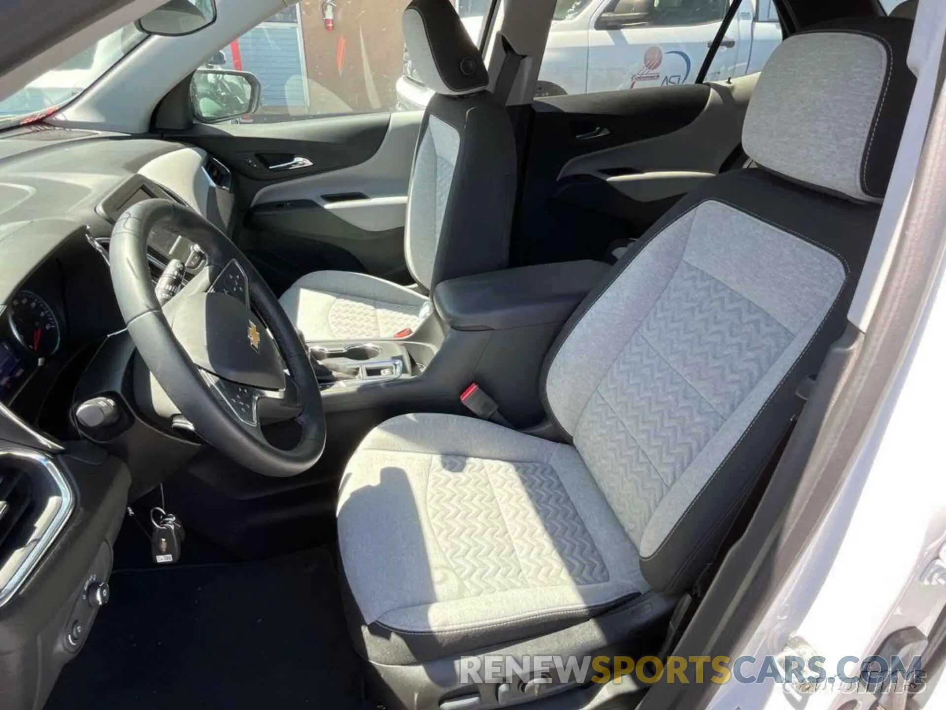 5 Photograph of a damaged car 3GNAXJEG3PL106829 CHEVROLET EQUINOX 2023