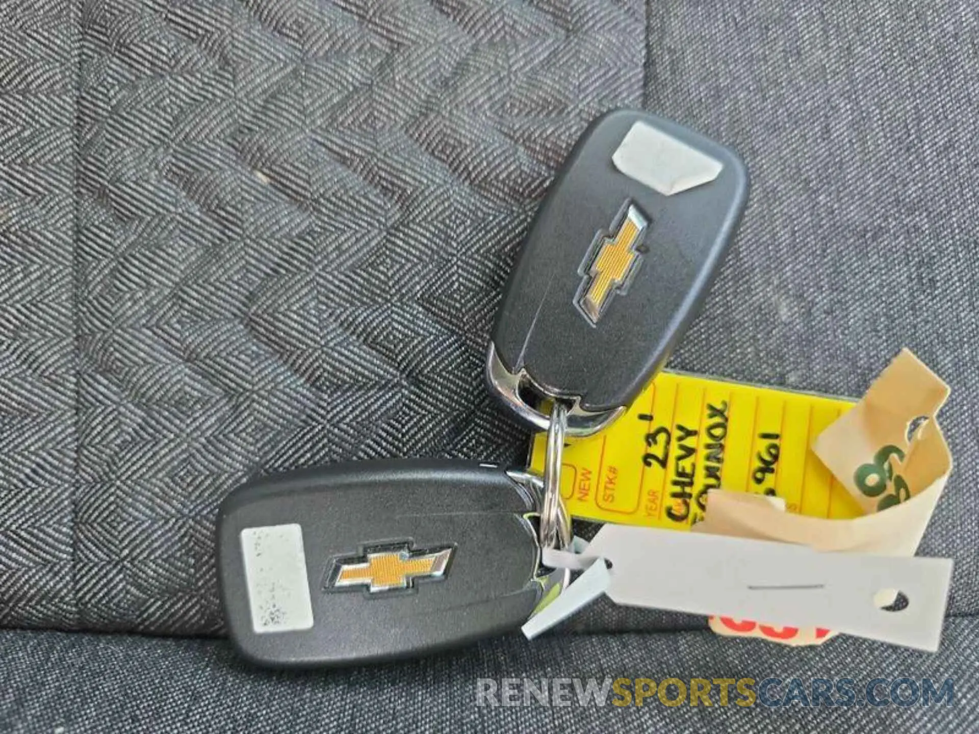 19 Photograph of a damaged car 3GNAXJEG3PL106961 CHEVROLET EQUINOX 2023