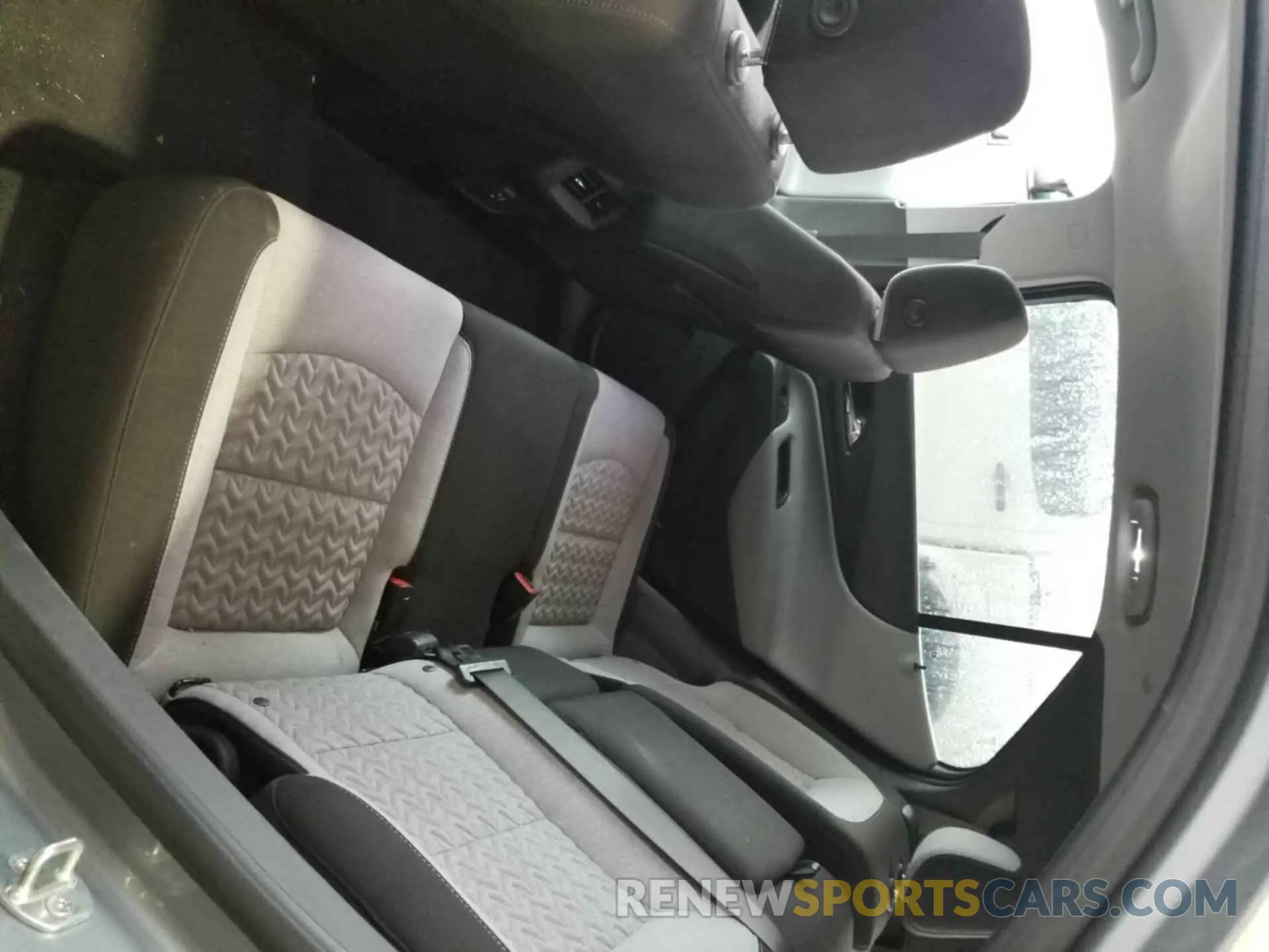 6 Photograph of a damaged car 3GNAXJEG3PL112632 CHEVROLET EQUINOX 2023