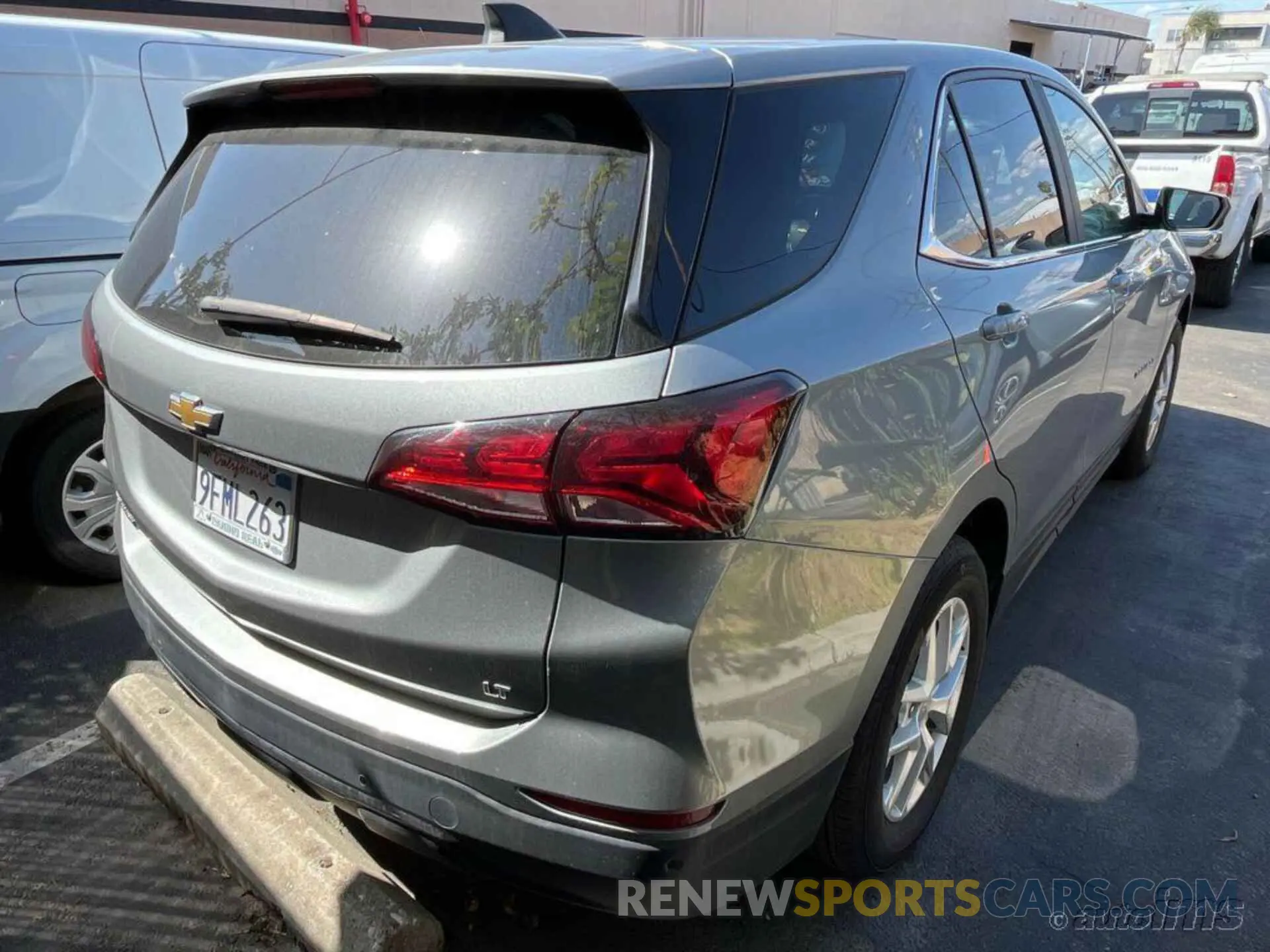 2 Photograph of a damaged car 3GNAXJEG3PL125073 CHEVROLET EQUINOX 2023