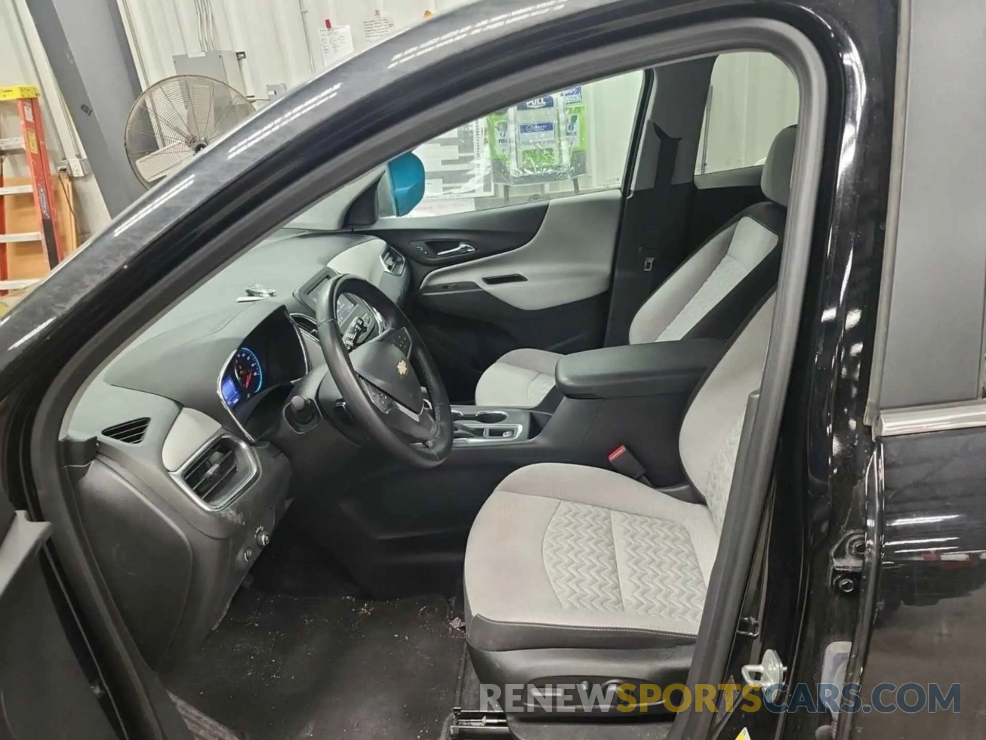 4 Photograph of a damaged car 3GNAXJEG4PL117225 CHEVROLET EQUINOX 2023