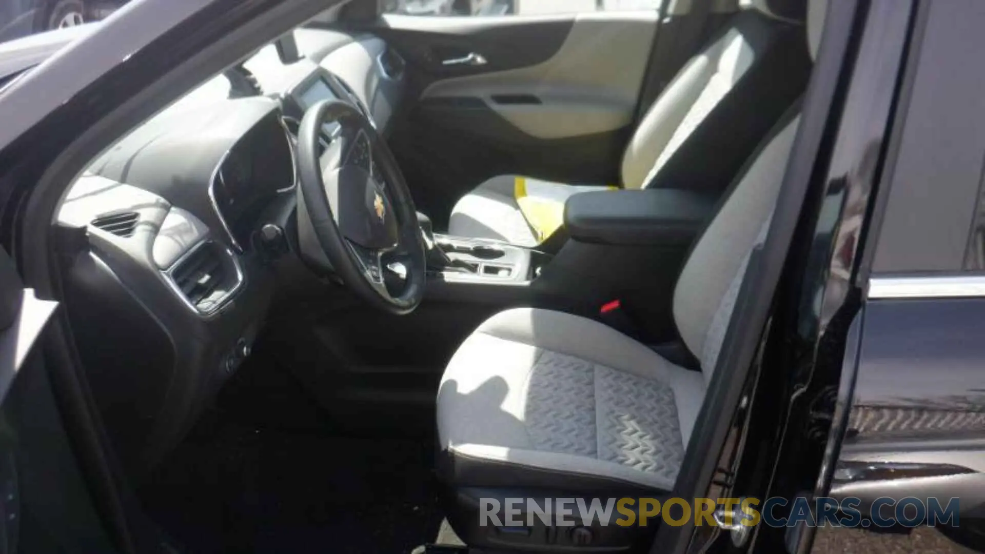 4 Photograph of a damaged car 3GNAXJEG5PL117492 CHEVROLET EQUINOX 2023