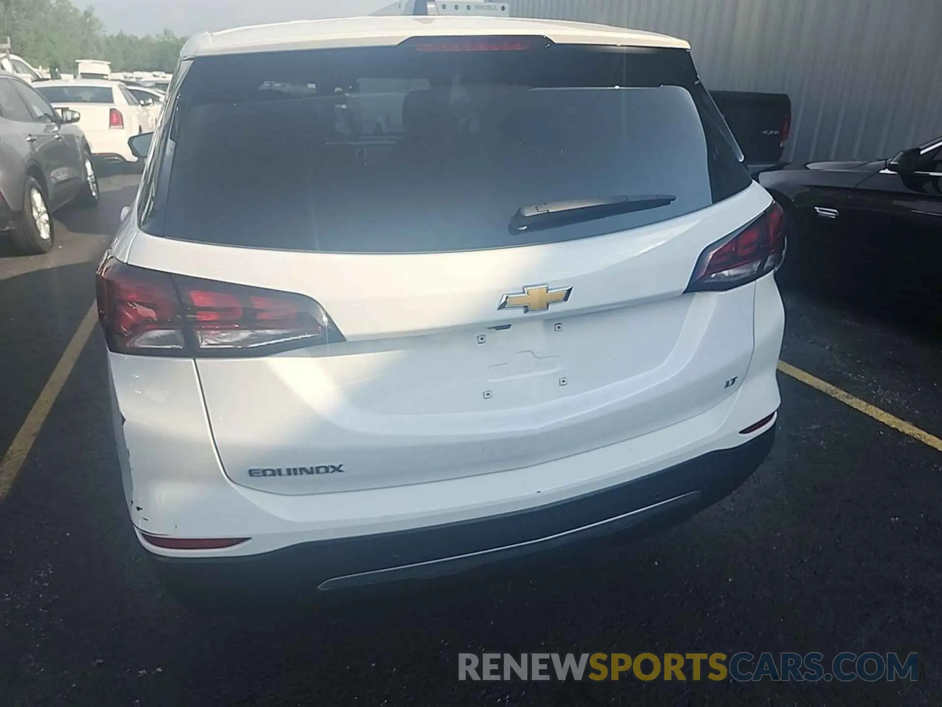 9 Photograph of a damaged car 3GNAXJEG5PL117752 CHEVROLET EQUINOX 2023