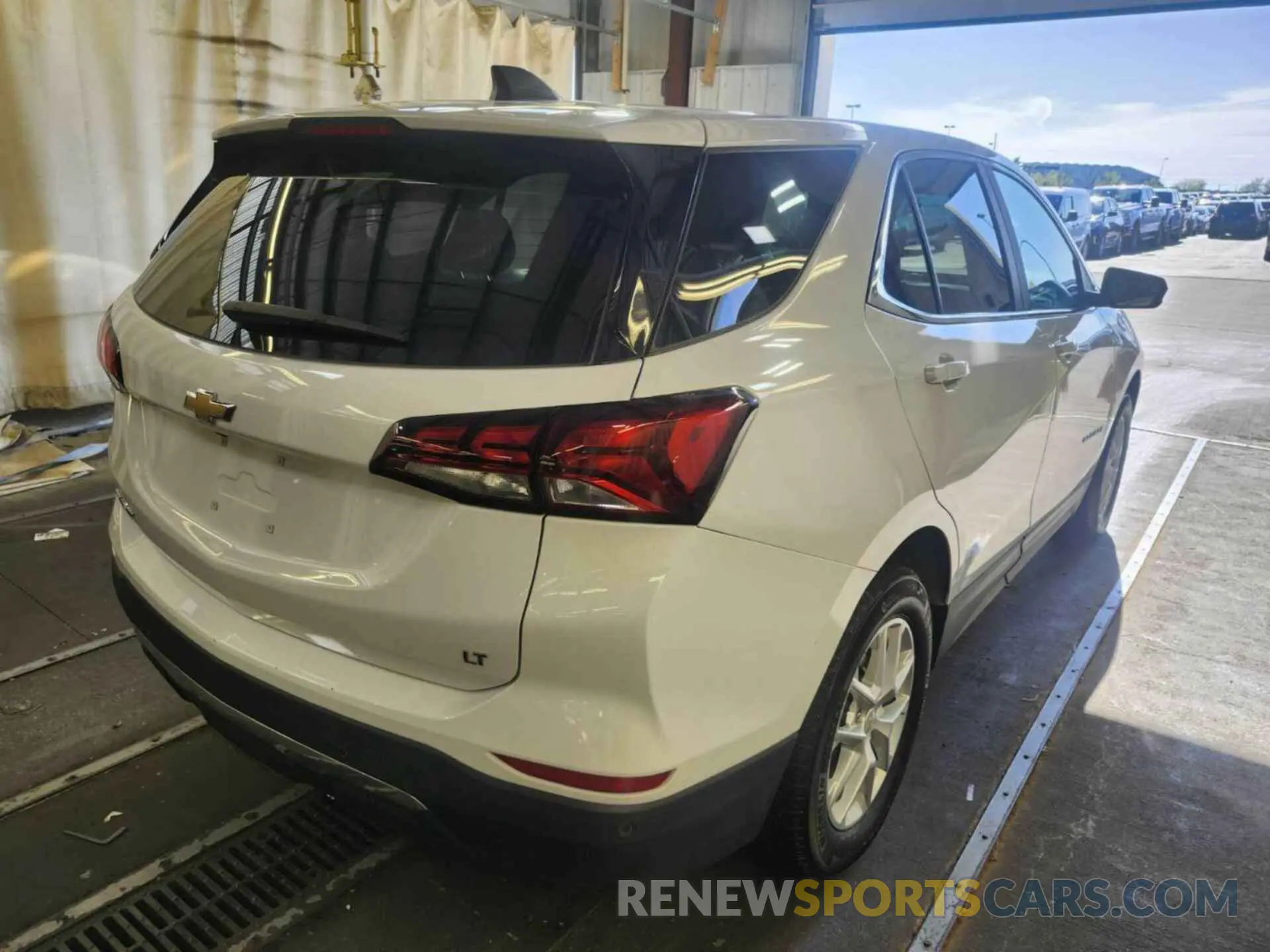 4 Photograph of a damaged car 3GNAXJEG5PL117928 CHEVROLET EQUINOX 2023