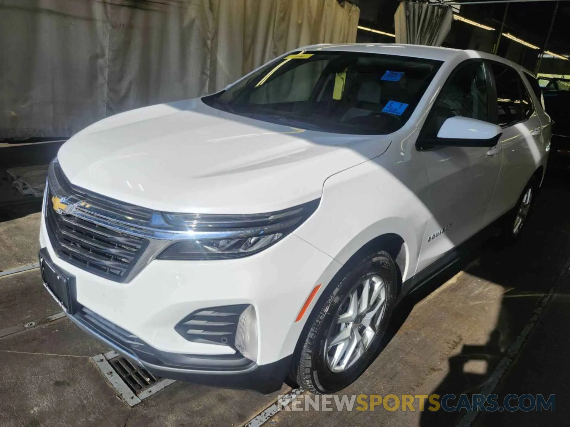 8 Photograph of a damaged car 3GNAXJEG5PL117928 CHEVROLET EQUINOX 2023