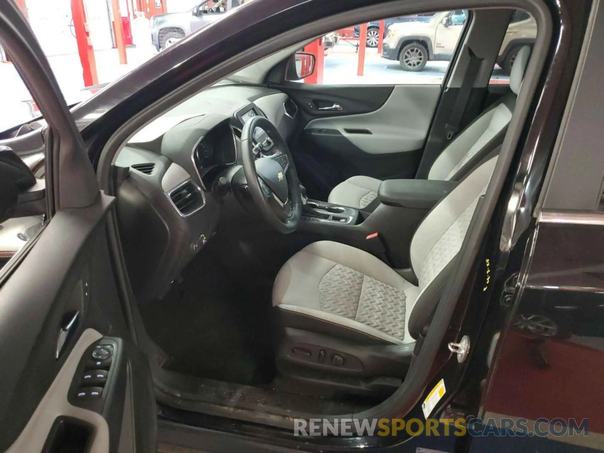 4 Photograph of a damaged car 3GNAXJEG5PL252827 CHEVROLET EQUINOX 2023