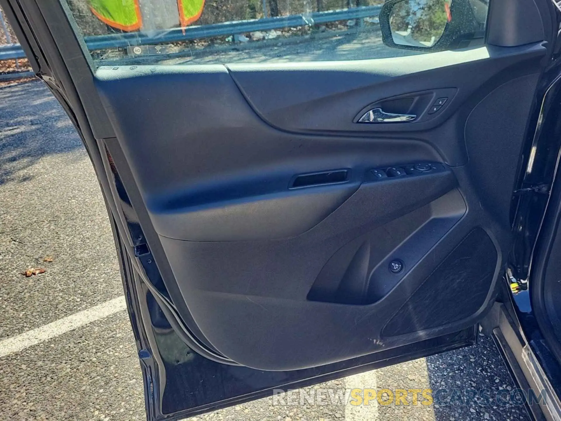 31 Photograph of a damaged car 3GNAXJEG5PL253122 CHEVROLET EQUINOX 2023