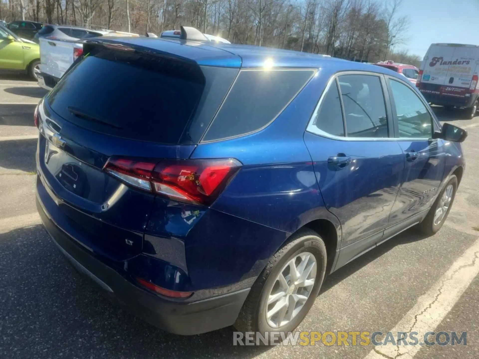 9 Photograph of a damaged car 3GNAXJEG6PL117517 CHEVROLET EQUINOX 2023