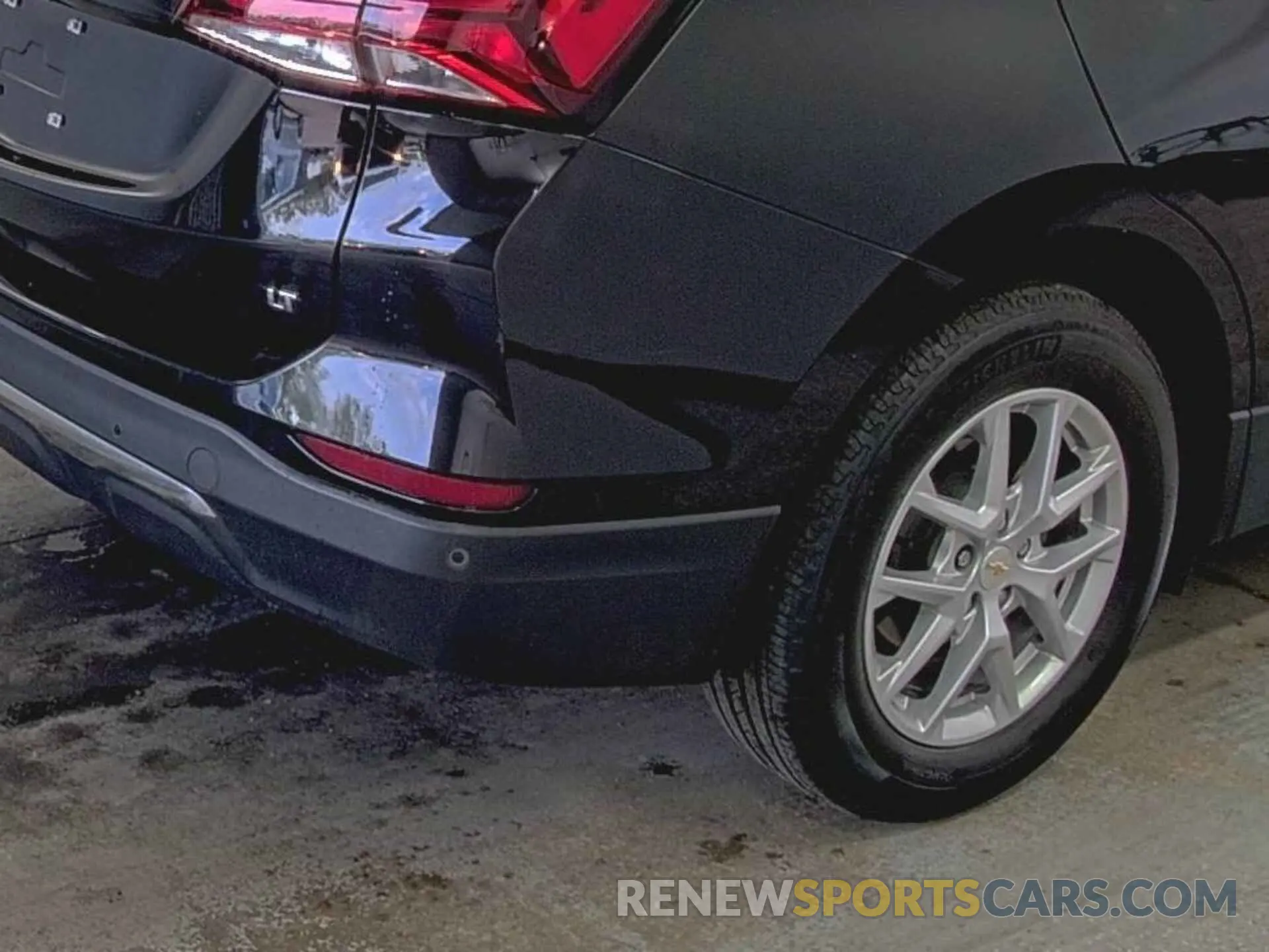 17 Photograph of a damaged car 3GNAXJEG6PL117744 CHEVROLET EQUINOX 2023