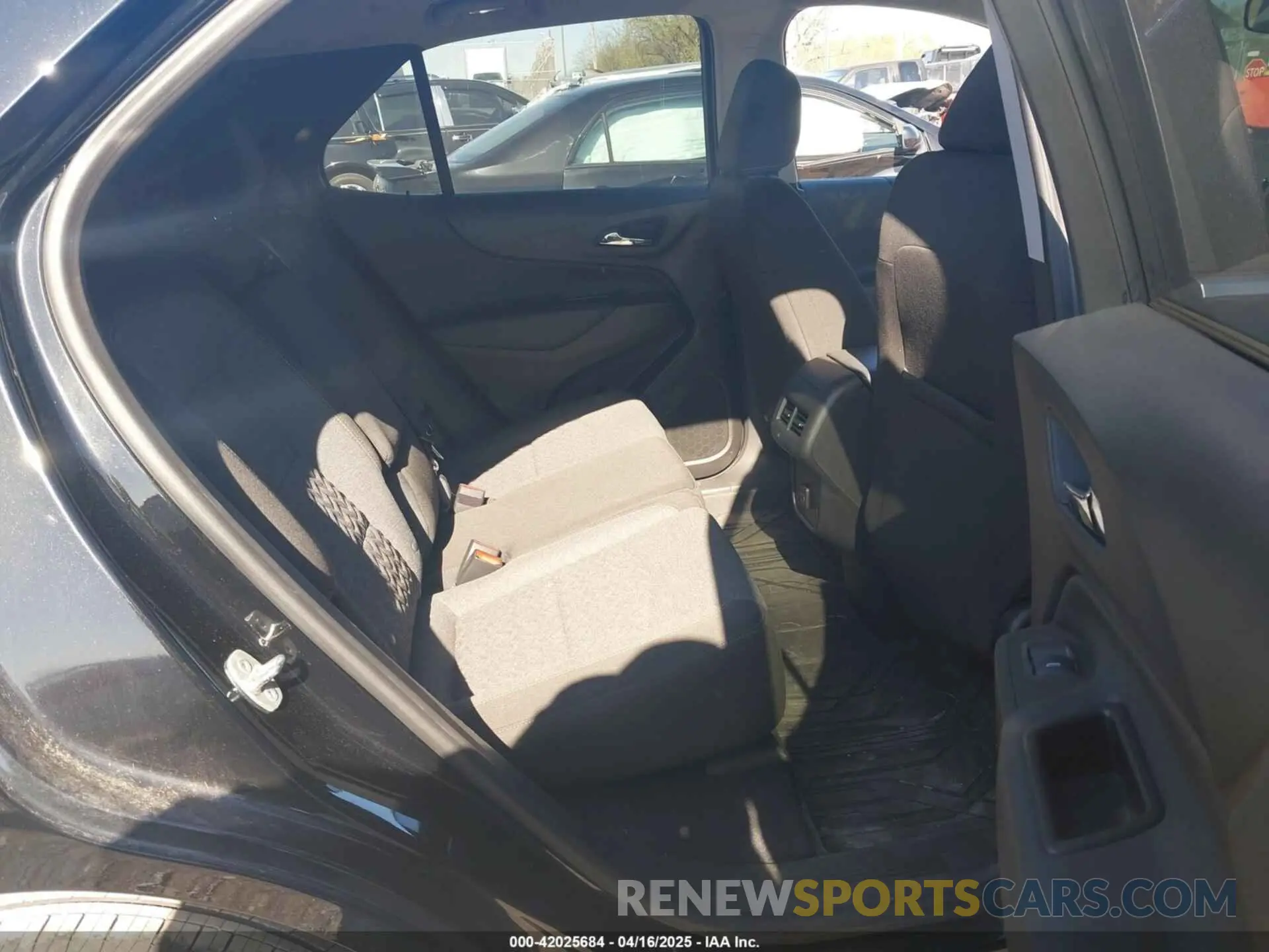 8 Photograph of a damaged car 3GNAXJEG6PL244929 CHEVROLET EQUINOX 2023