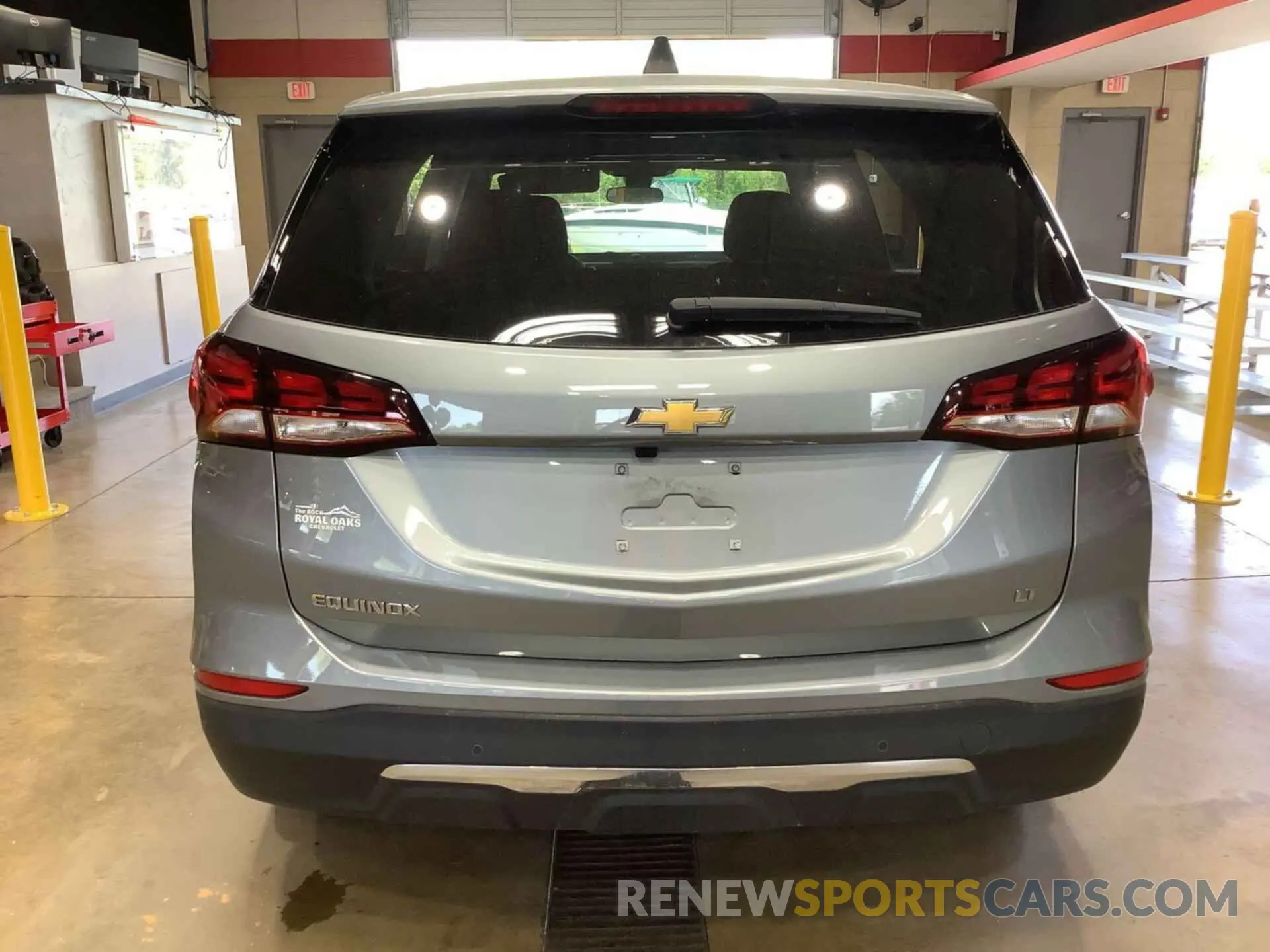 9 Photograph of a damaged car 3GNAXJEG6PS209071 CHEVROLET EQUINOX 2023