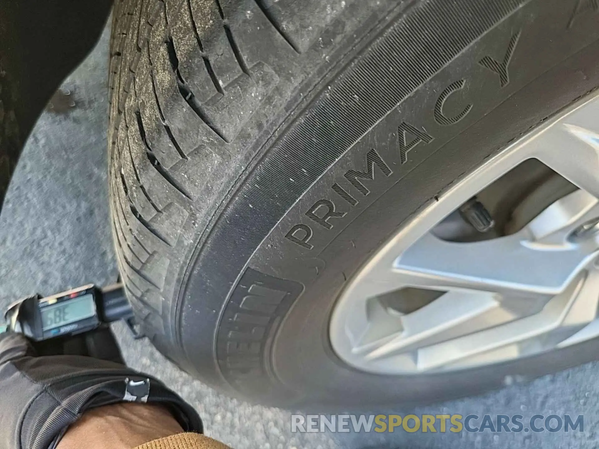 33 Photograph of a damaged car 3GNAXJEG7PL117364 CHEVROLET EQUINOX 2023