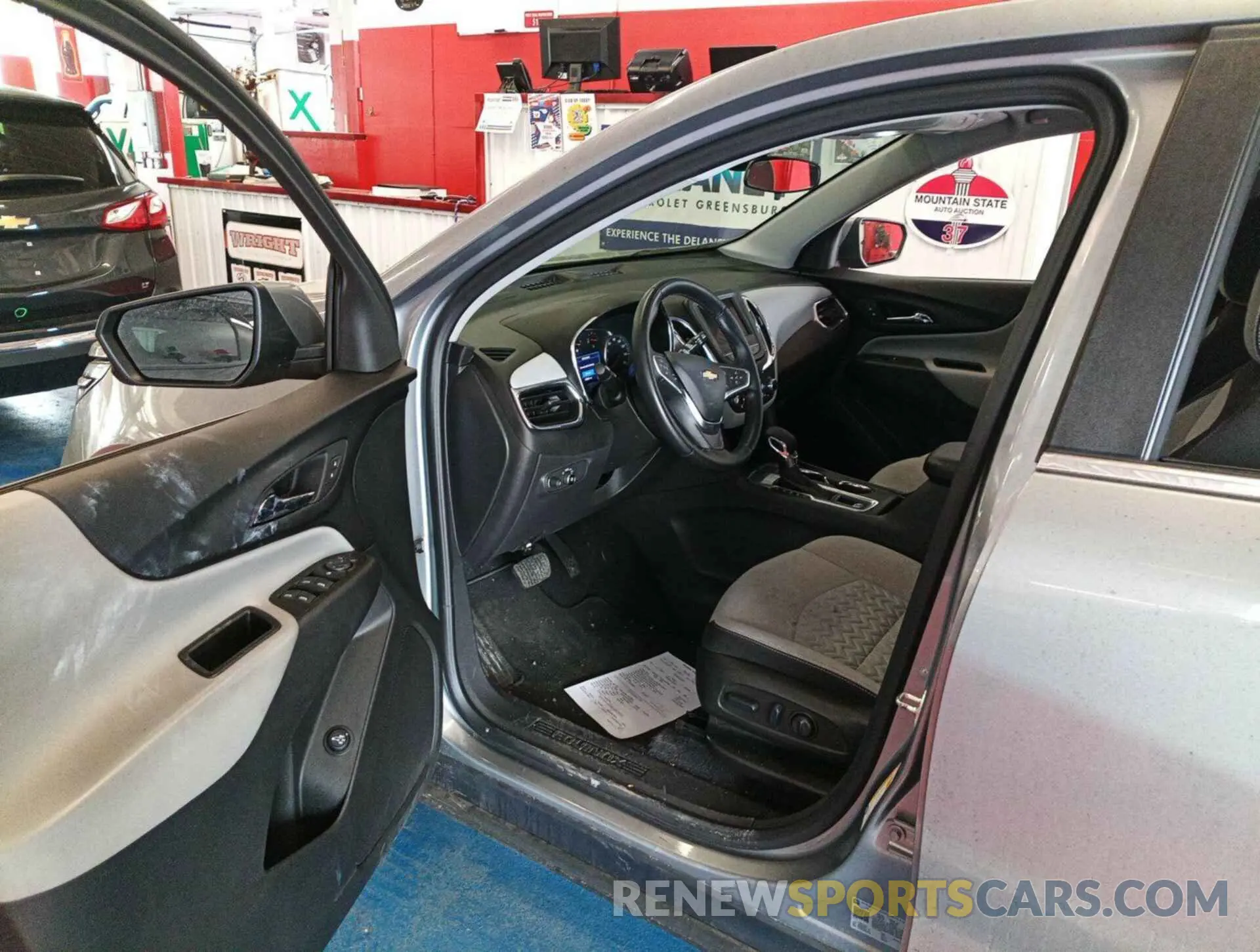 32 Photograph of a damaged car 3GNAXJEG7PL124170 CHEVROLET EQUINOX 2023