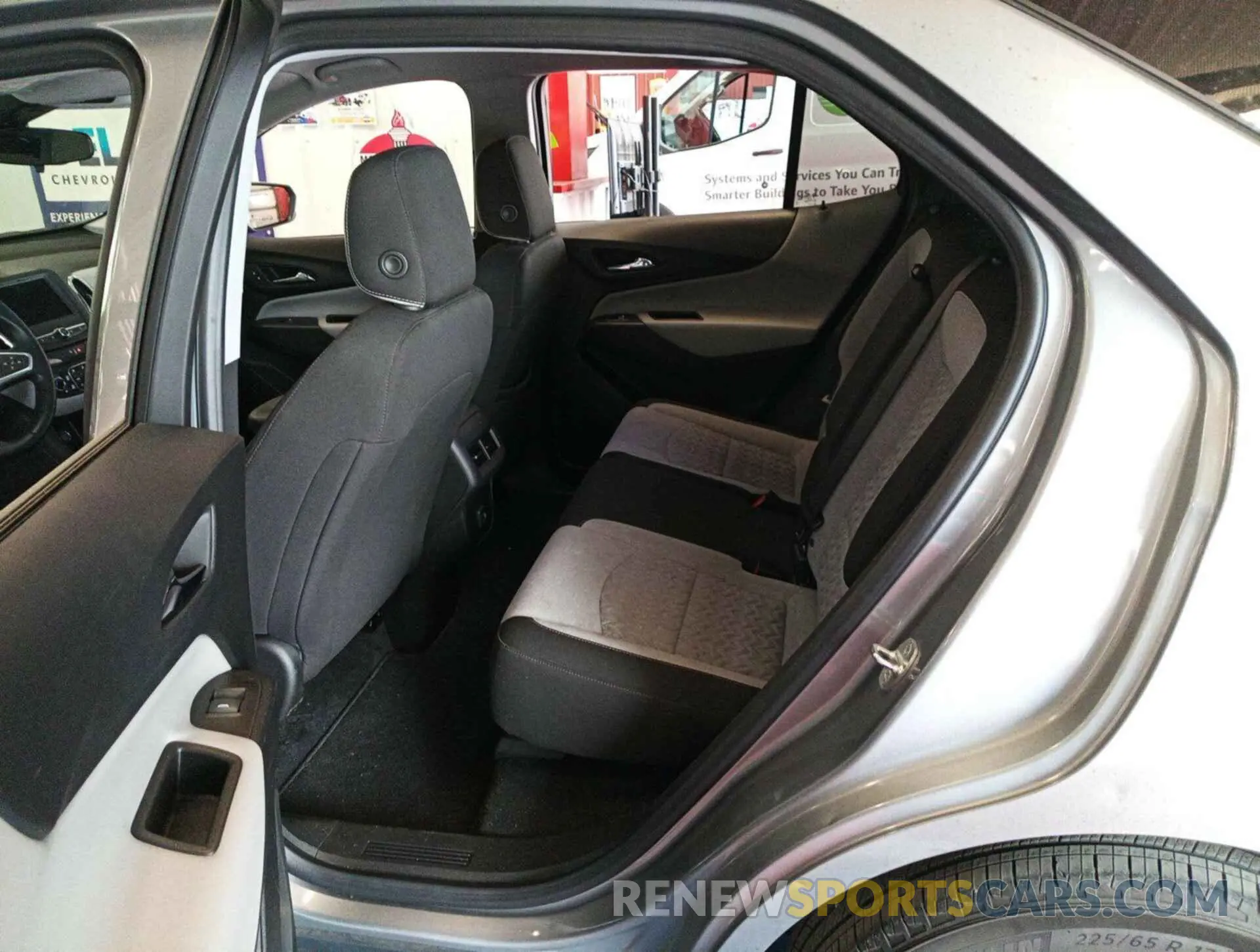 9 Photograph of a damaged car 3GNAXJEG7PL124170 CHEVROLET EQUINOX 2023