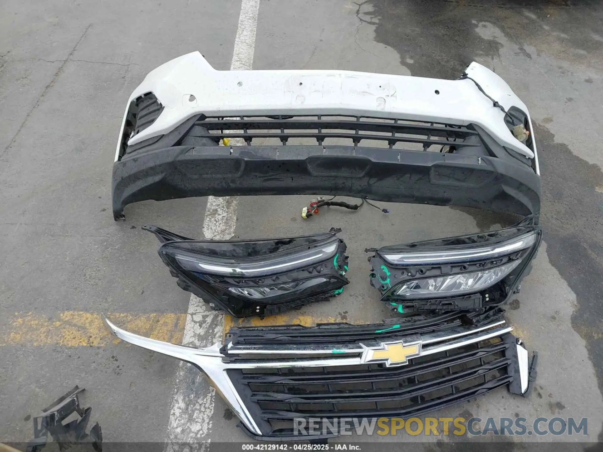 12 Photograph of a damaged car 3GNAXJEG7PL252165 CHEVROLET EQUINOX 2023