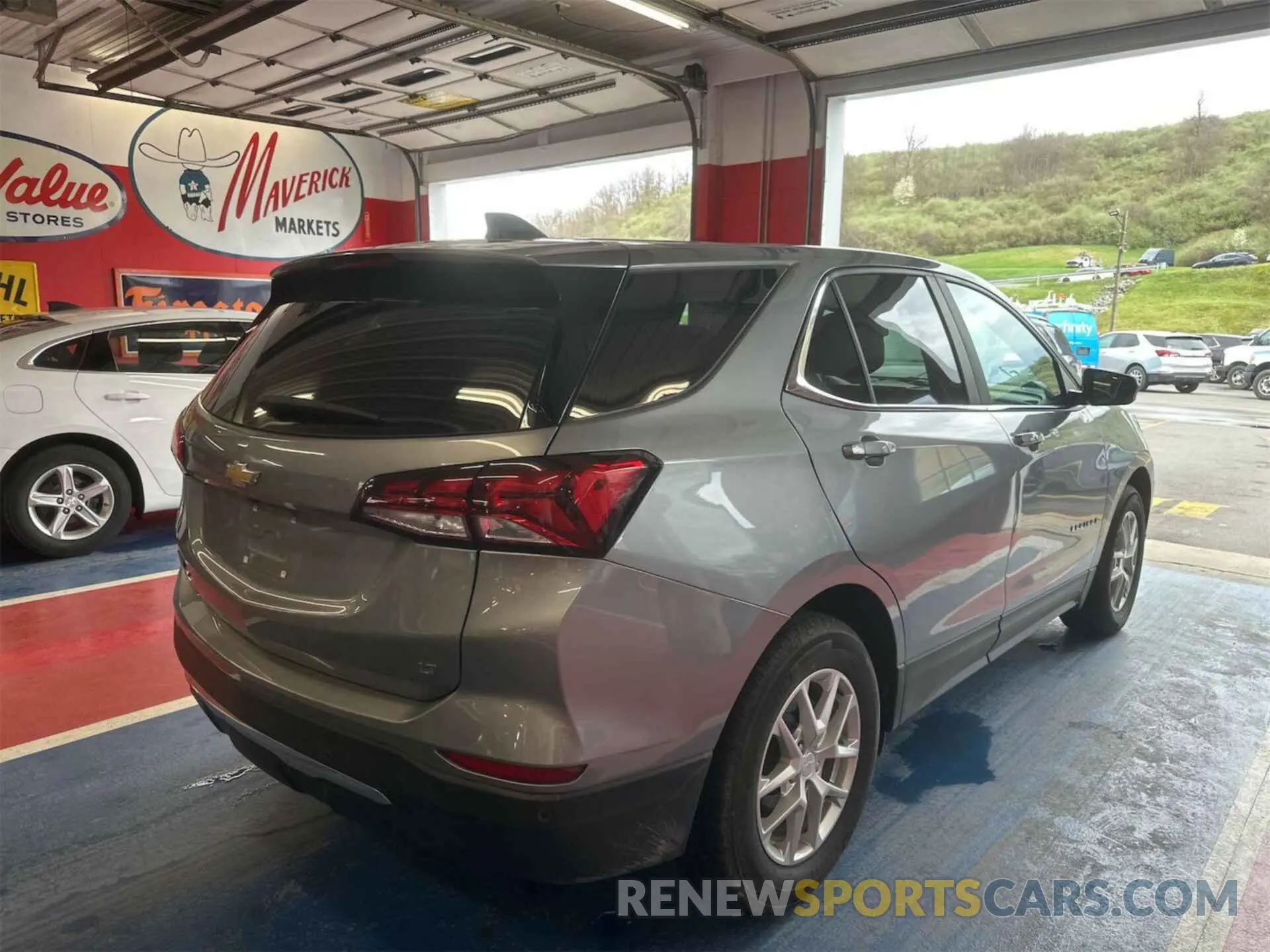 10 Photograph of a damaged car 3GNAXJEG8PL189755 CHEVROLET EQUINOX 2023
