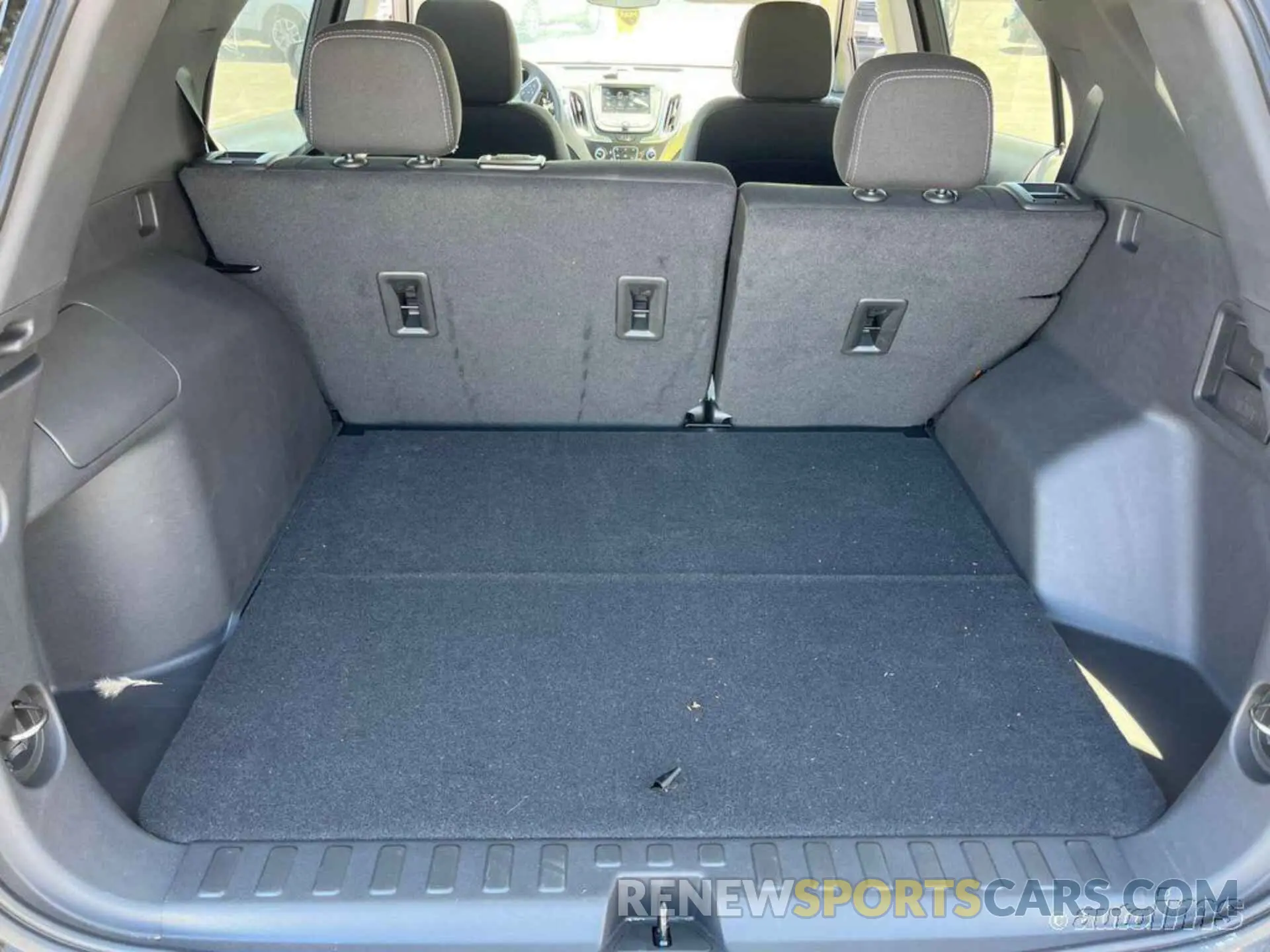 9 Photograph of a damaged car 3GNAXJEG8PL239019 CHEVROLET EQUINOX 2023