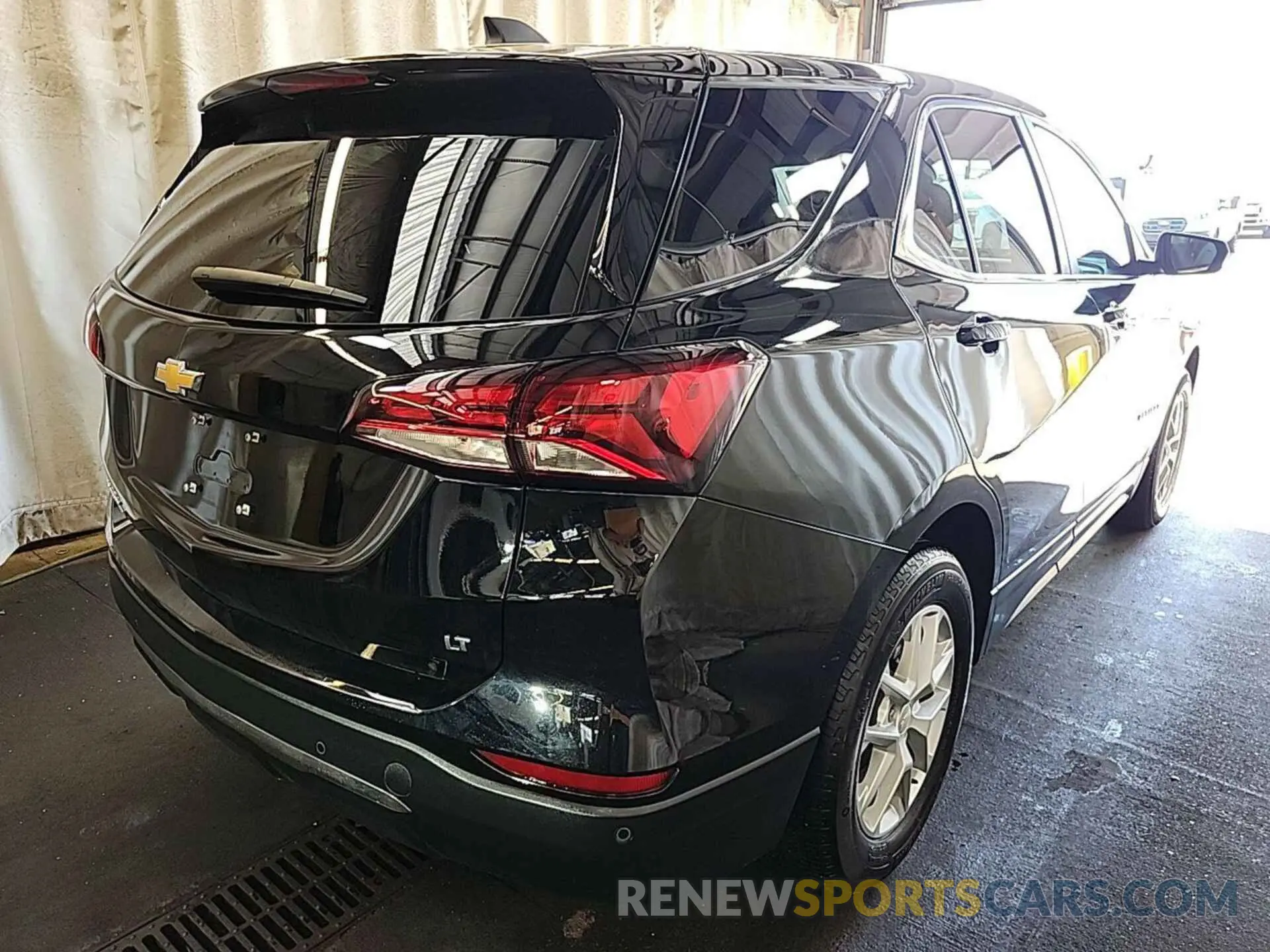 21 Photograph of a damaged car 3GNAXJEG8PL252658 CHEVROLET EQUINOX 2023