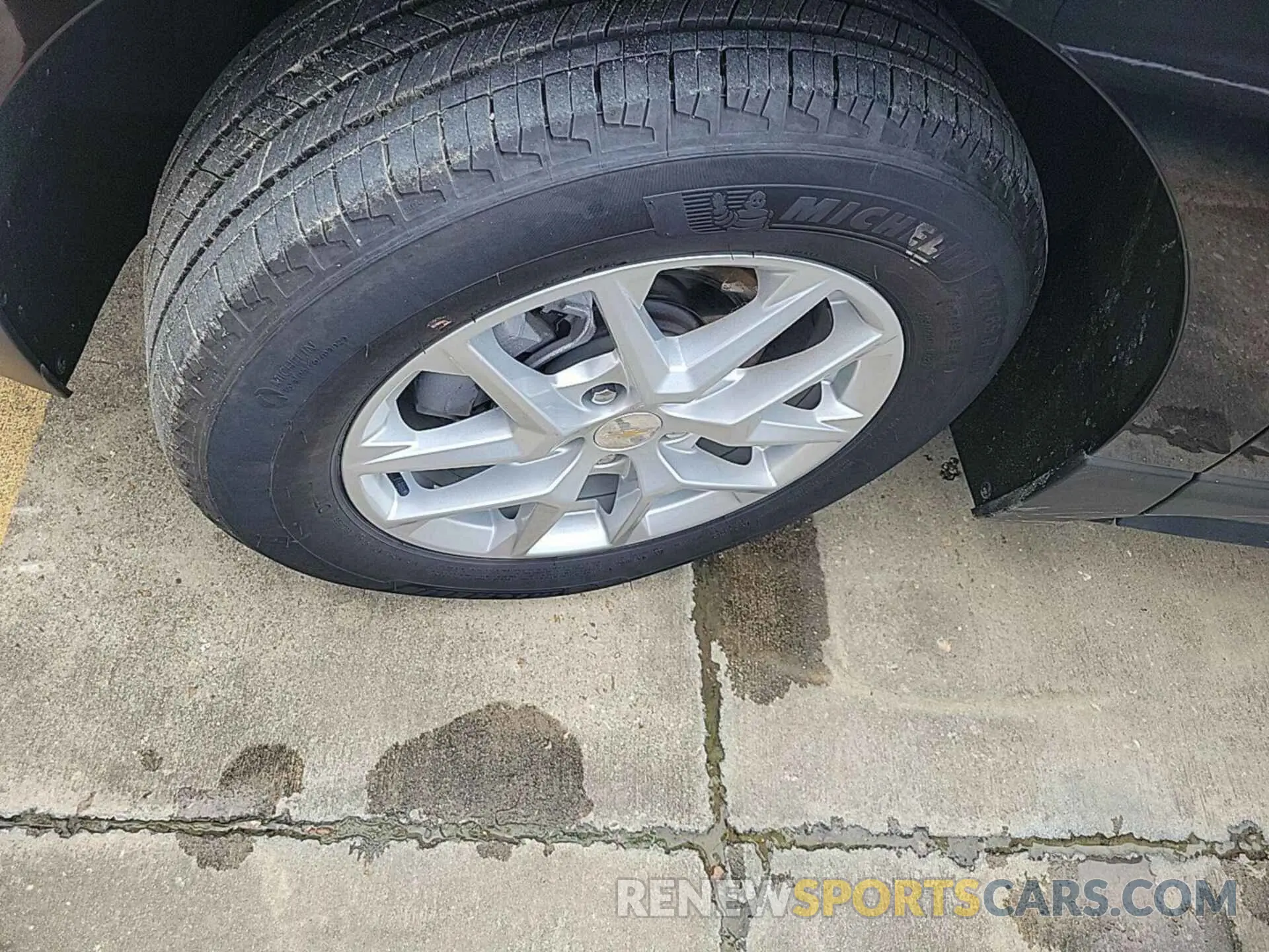 9 Photograph of a damaged car 3GNAXJEG9PL262454 CHEVROLET EQUINOX 2023