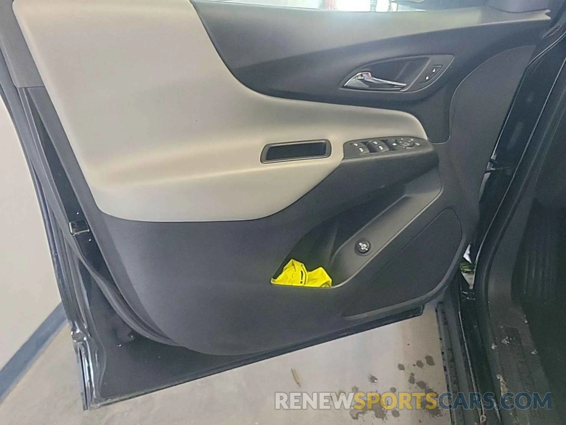 2 Photograph of a damaged car 3GNAXJEGXPL118072 CHEVROLET EQUINOX 2023