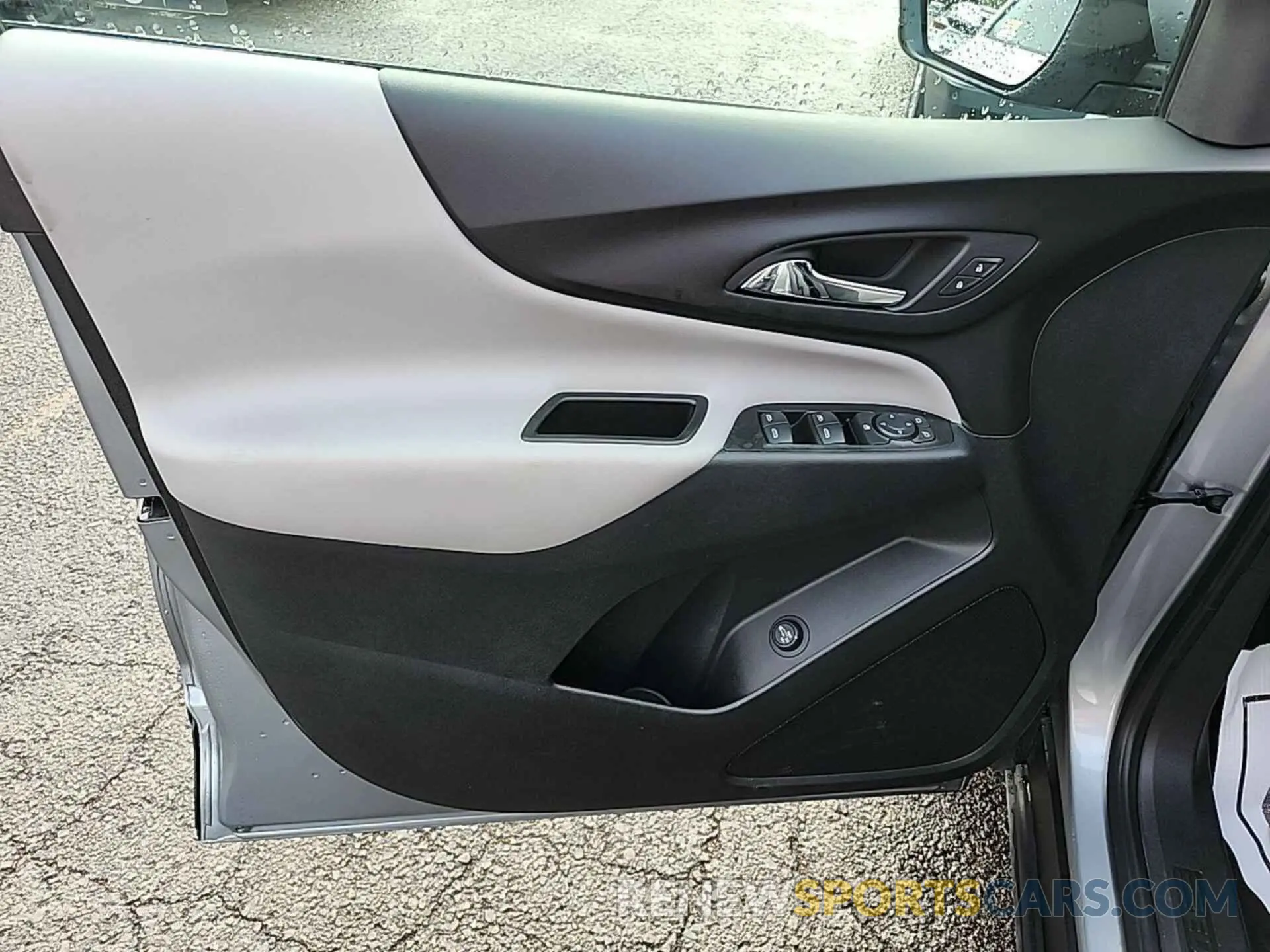 2 Photograph of a damaged car 3GNAXJEGXPL124762 CHEVROLET EQUINOX 2023