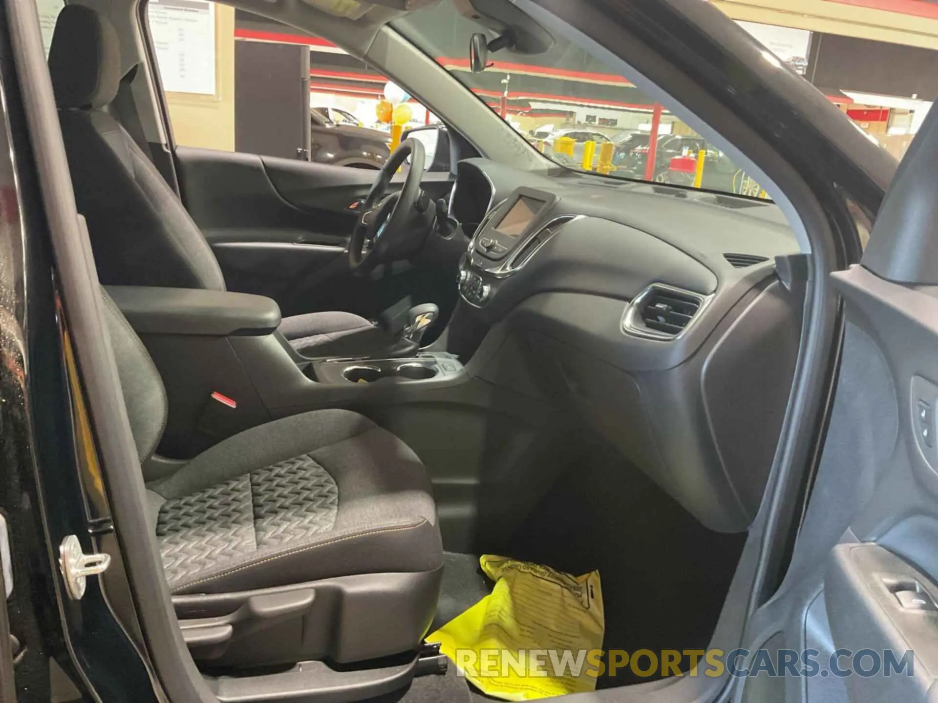 4 Photograph of a damaged car 3GNAXJEGXPL261491 CHEVROLET EQUINOX 2023