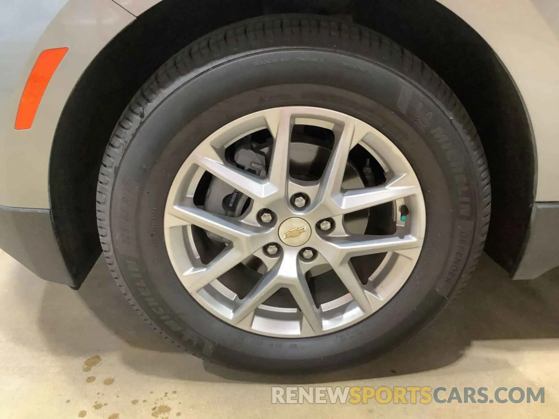 32 Photograph of a damaged car 3GNAXJEGXPS209087 CHEVROLET EQUINOX 2023