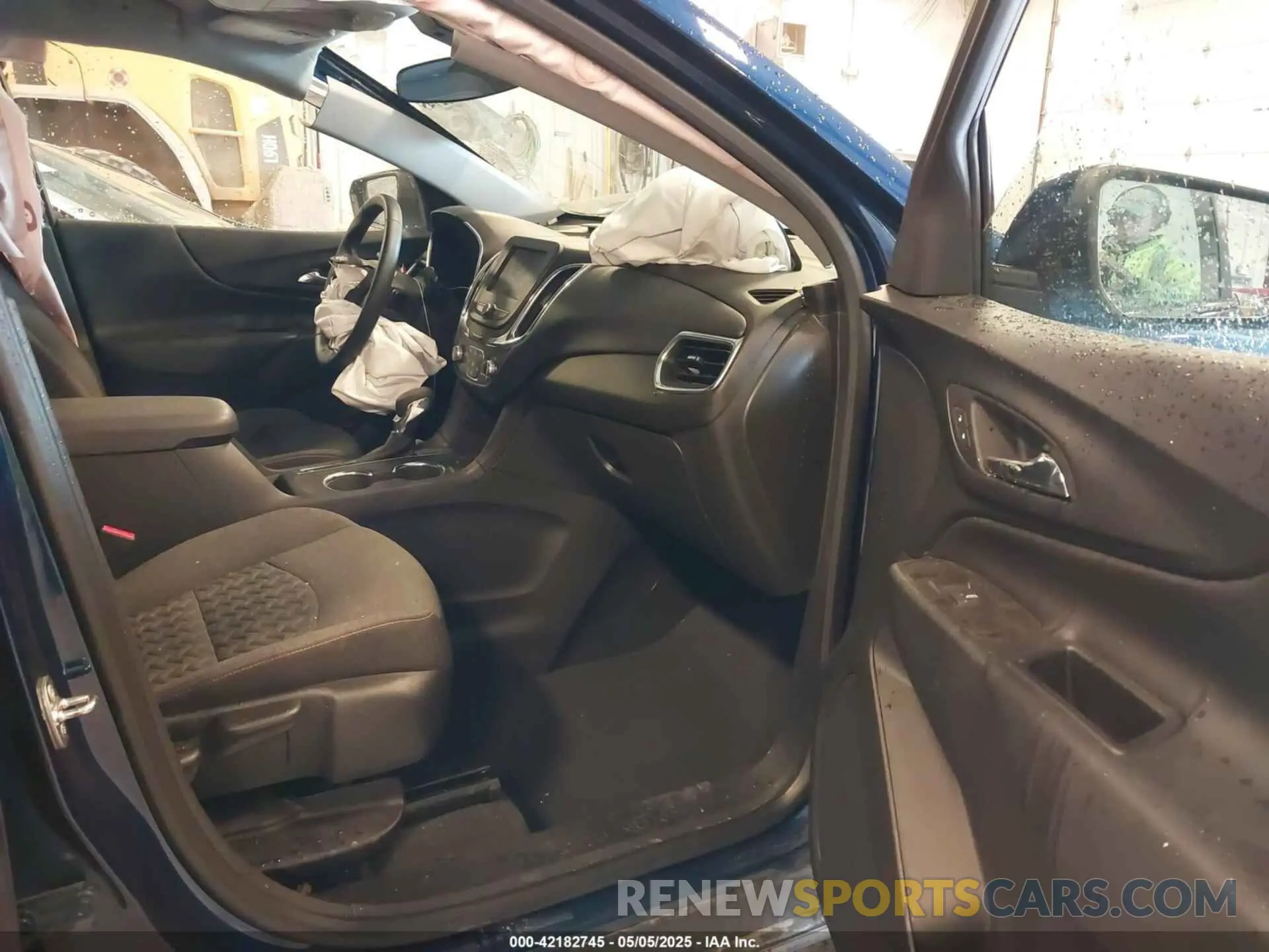 5 Photograph of a damaged car 3GNAXKEG0PS137130 CHEVROLET EQUINOX 2023