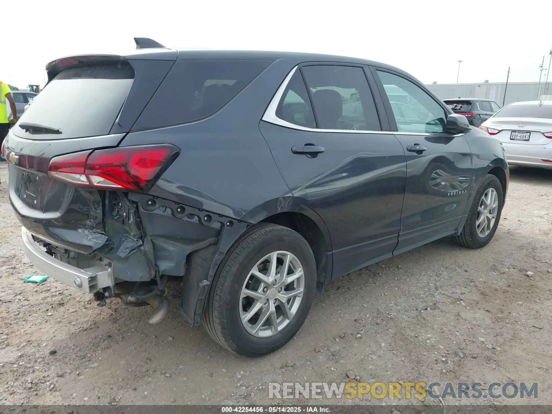 4 Photograph of a damaged car 3GNAXKEG0PS167129 CHEVROLET EQUINOX 2023