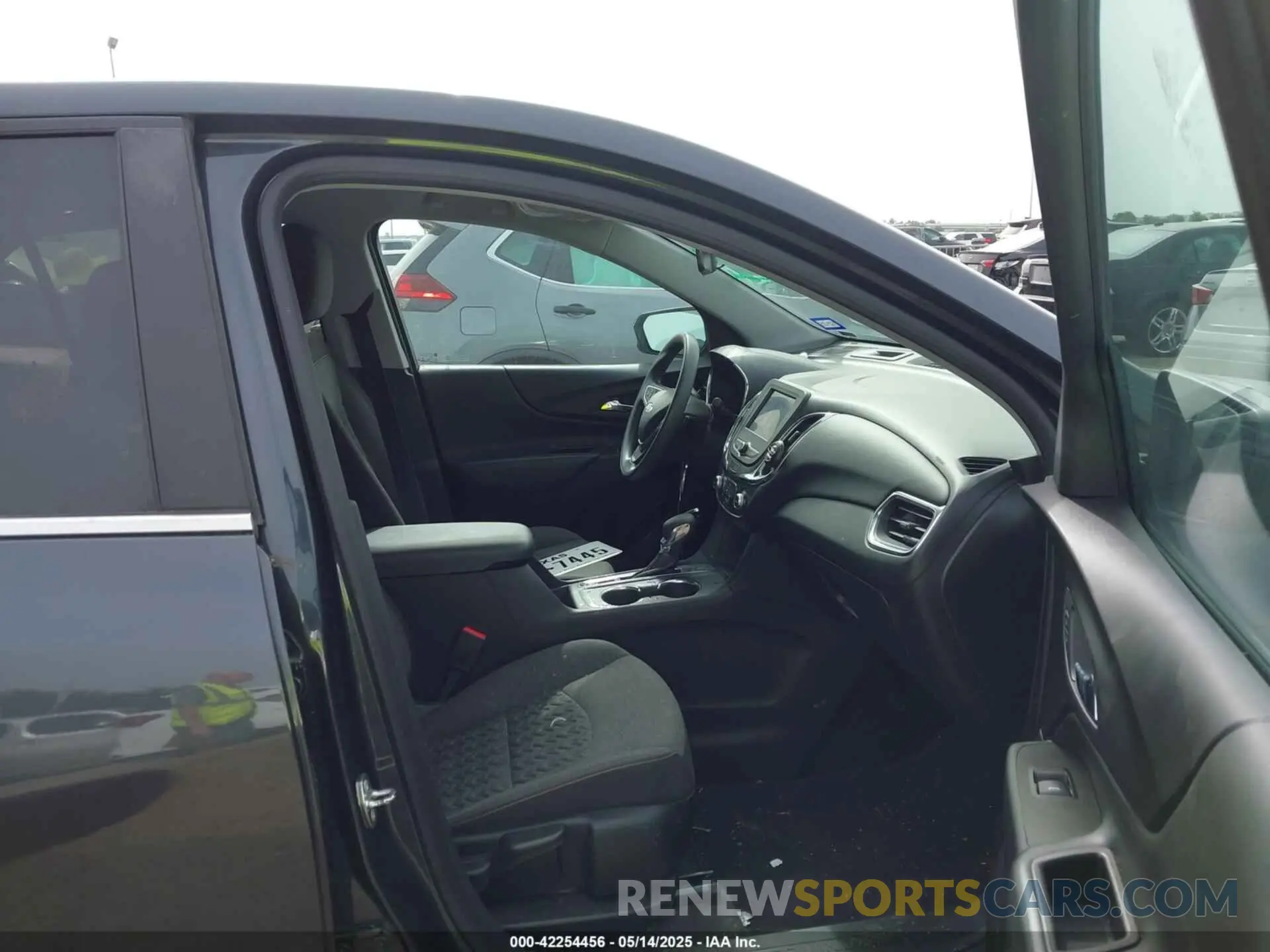 5 Photograph of a damaged car 3GNAXKEG0PS167129 CHEVROLET EQUINOX 2023