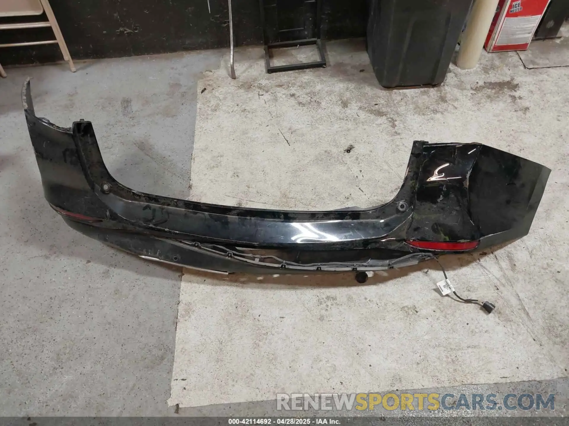 12 Photograph of a damaged car 3GNAXKEG1PL242463 CHEVROLET EQUINOX 2023