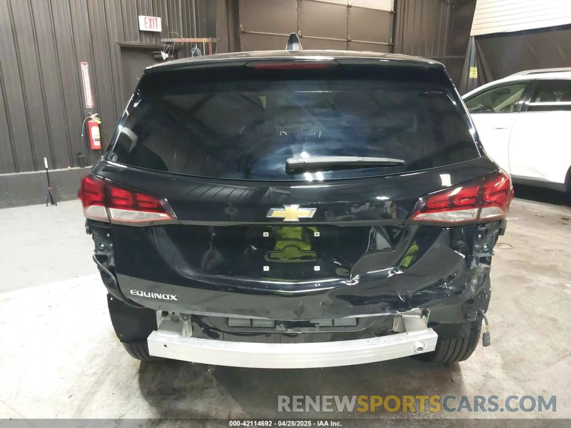 17 Photograph of a damaged car 3GNAXKEG1PL242463 CHEVROLET EQUINOX 2023