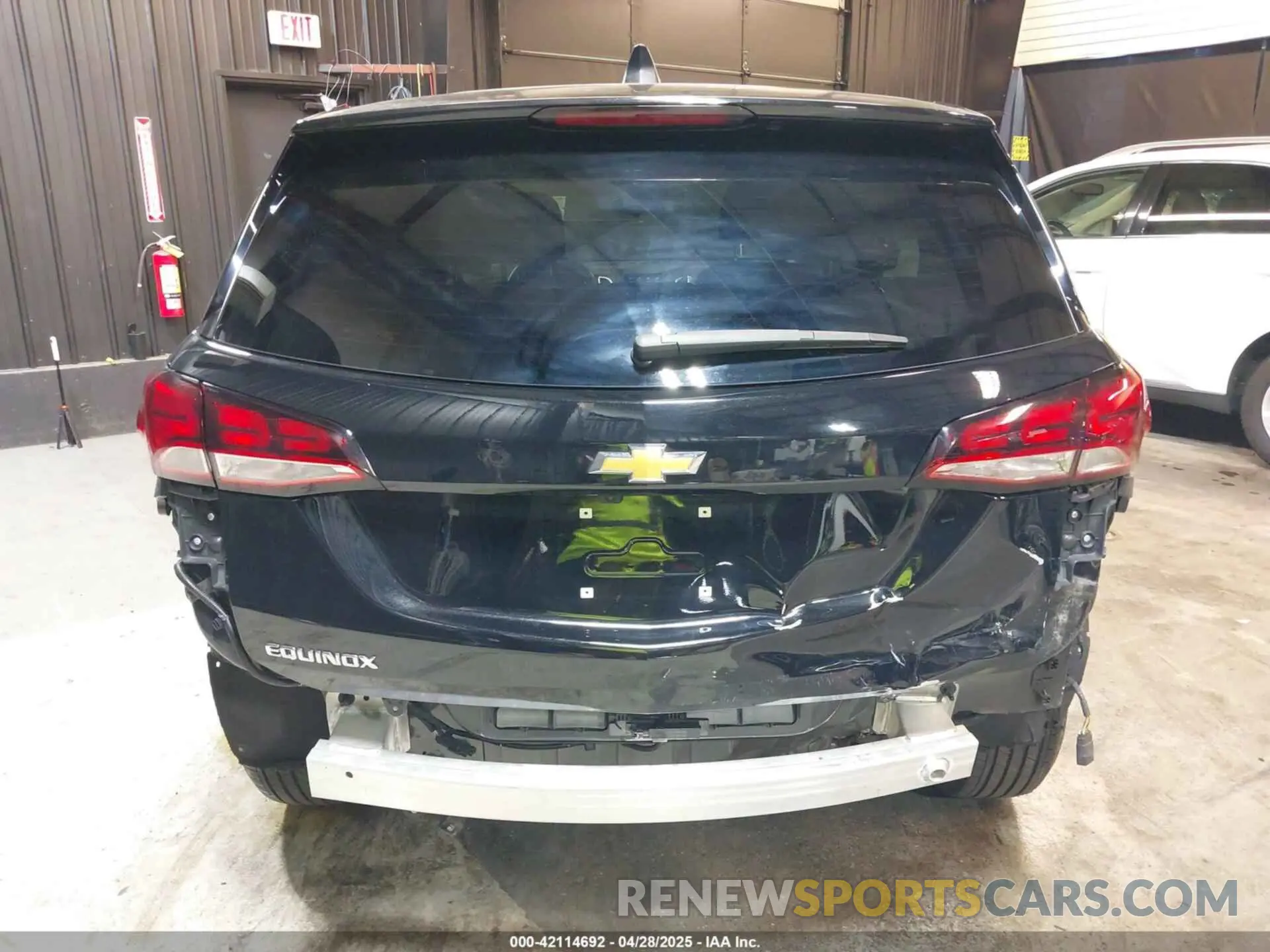 6 Photograph of a damaged car 3GNAXKEG1PL242463 CHEVROLET EQUINOX 2023