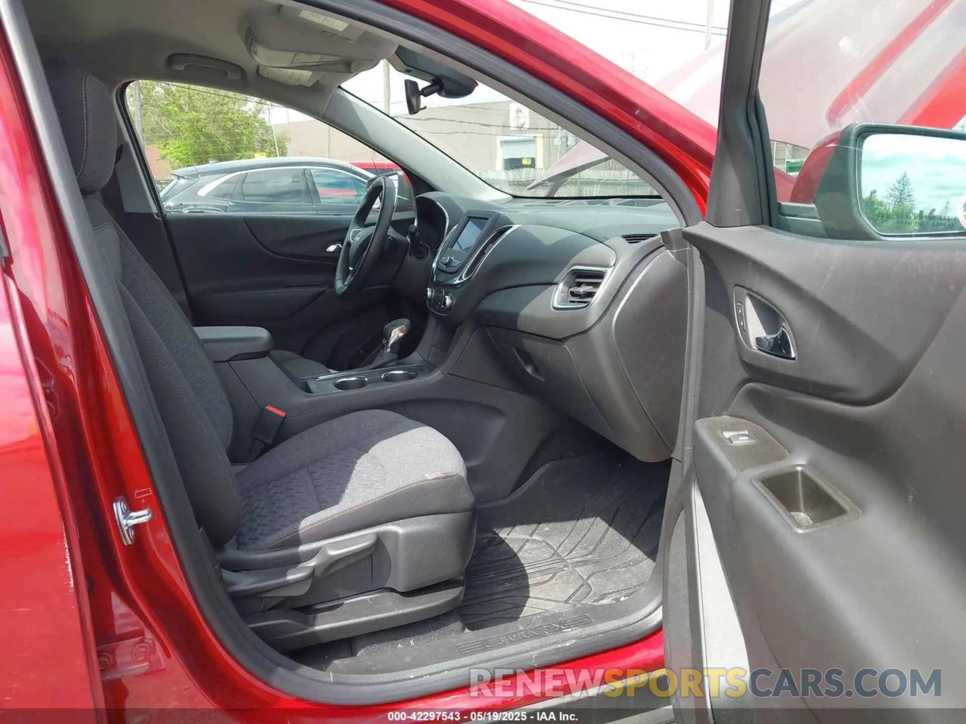 5 Photograph of a damaged car 3GNAXKEG1PS197840 CHEVROLET EQUINOX 2023