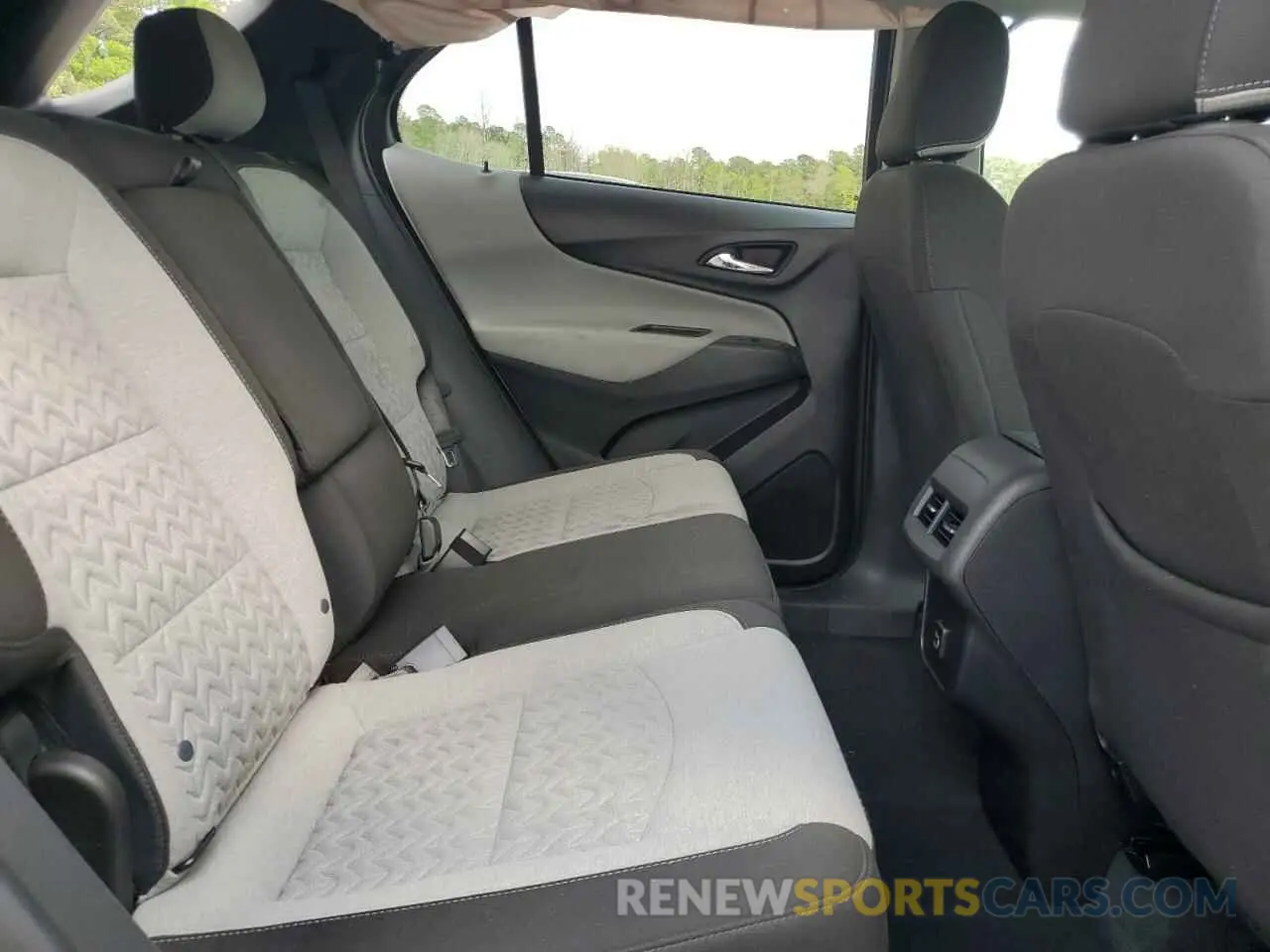 10 Photograph of a damaged car 3GNAXKEG3PL266411 CHEVROLET EQUINOX 2023
