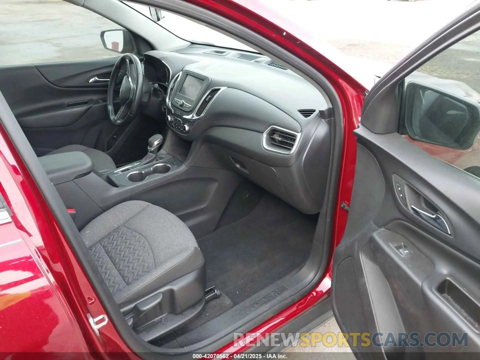 5 Photograph of a damaged car 3GNAXKEG4PS140354 CHEVROLET EQUINOX 2023