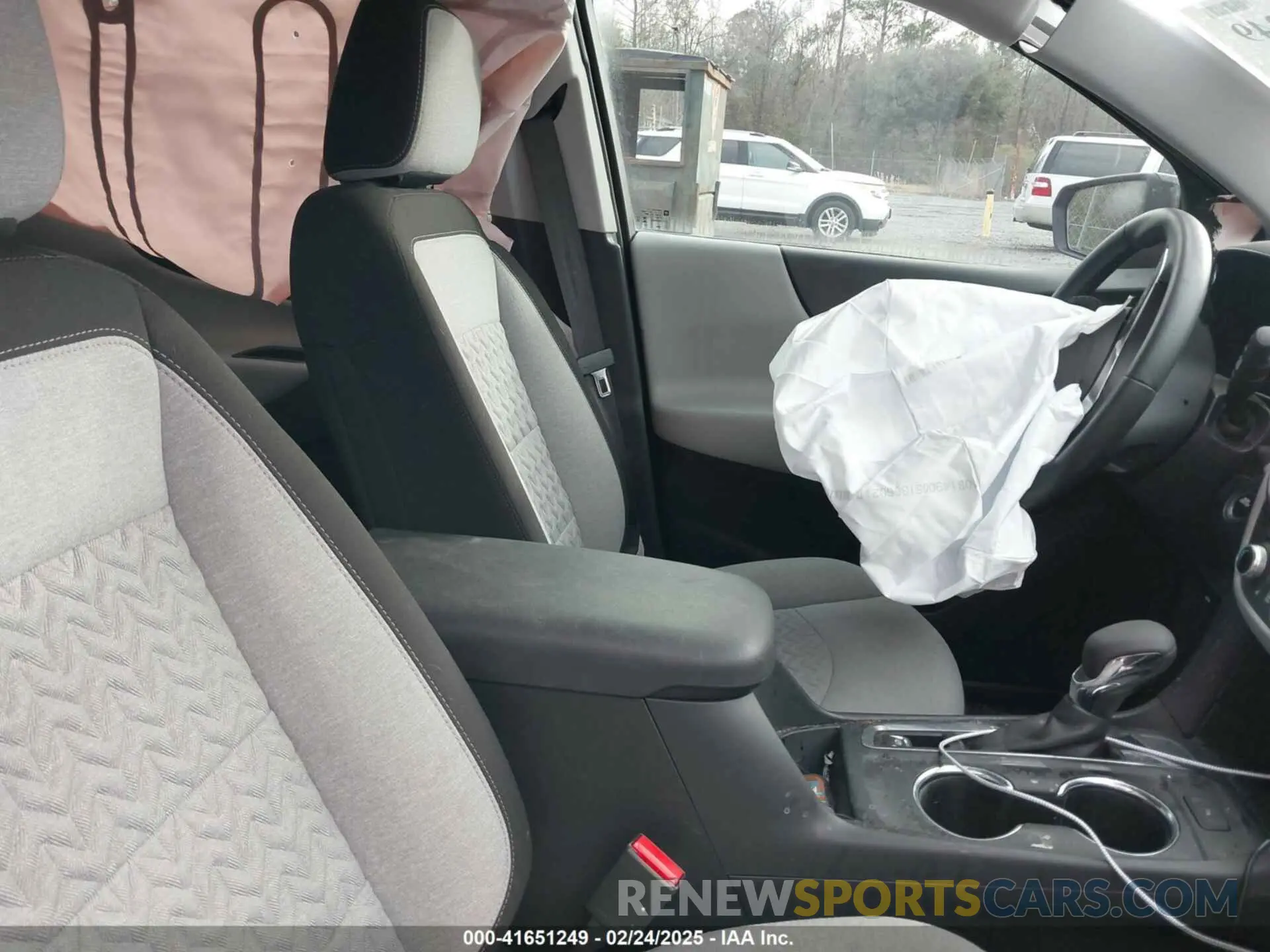 5 Photograph of a damaged car 3GNAXKEG5PL234222 CHEVROLET EQUINOX 2023