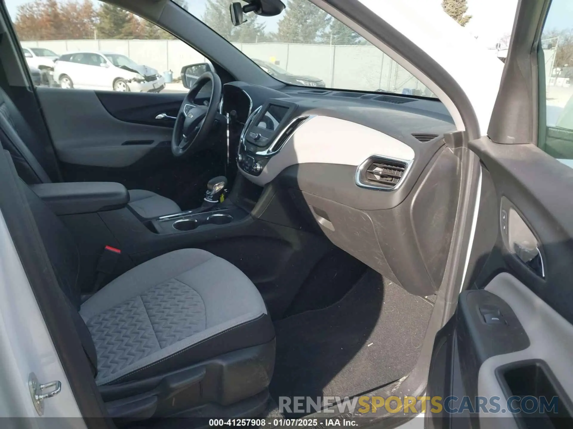 5 Photograph of a damaged car 3GNAXKEG5PS176344 CHEVROLET EQUINOX 2023